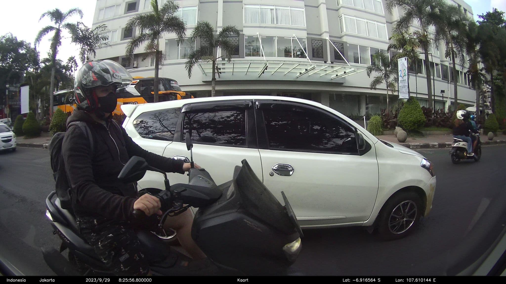 Street view near Hotel Pangrango, Bandung — © kaart_2 (CC BY-SA · Mapillary)