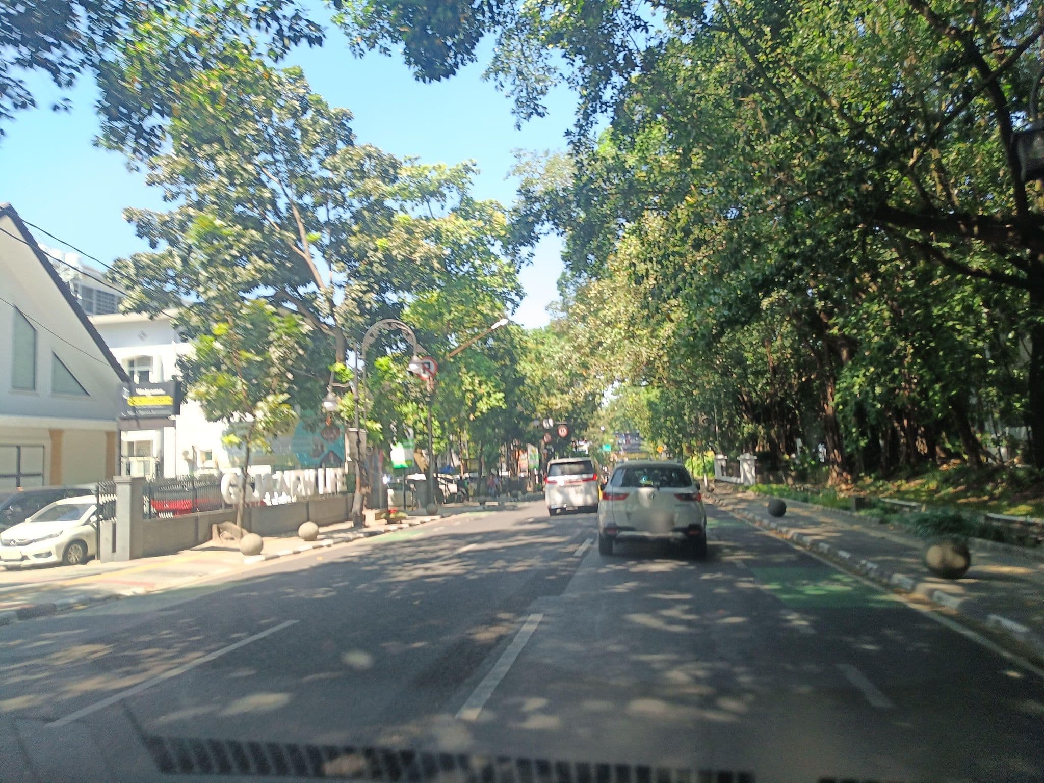 Street view near Hotel pendawa, Bandung — © hen0ch (CC BY-SA · Mapillary)