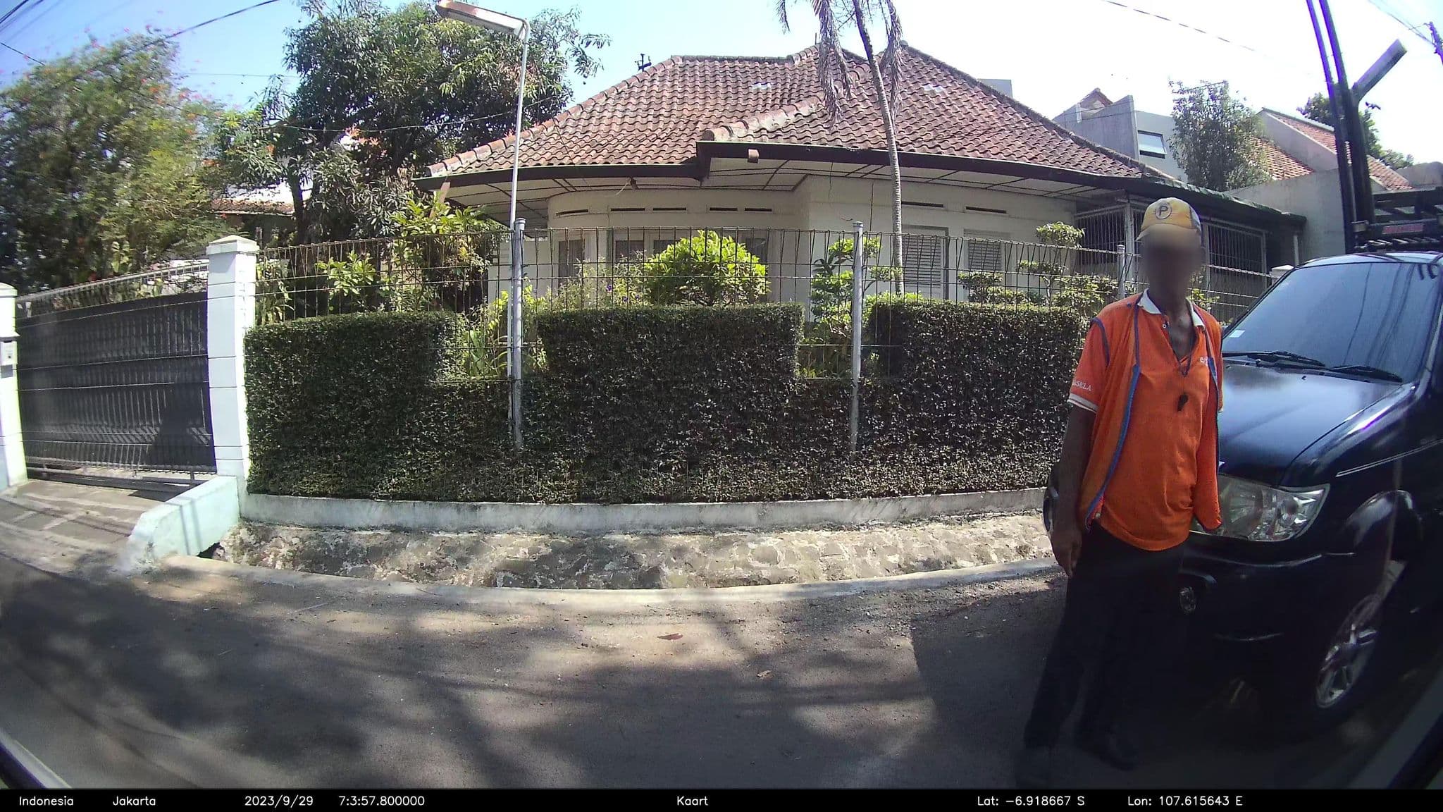 Street view near Buton Backpacker Lodge, Bandung — © kaart_2 (CC BY-SA · Mapillary)