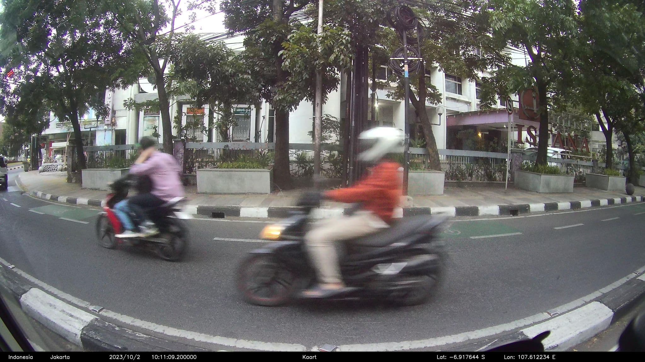 Street view near Penginapan enoch danoebrata, Bandung — © kaart5 (CC BY-SA · Mapillary)