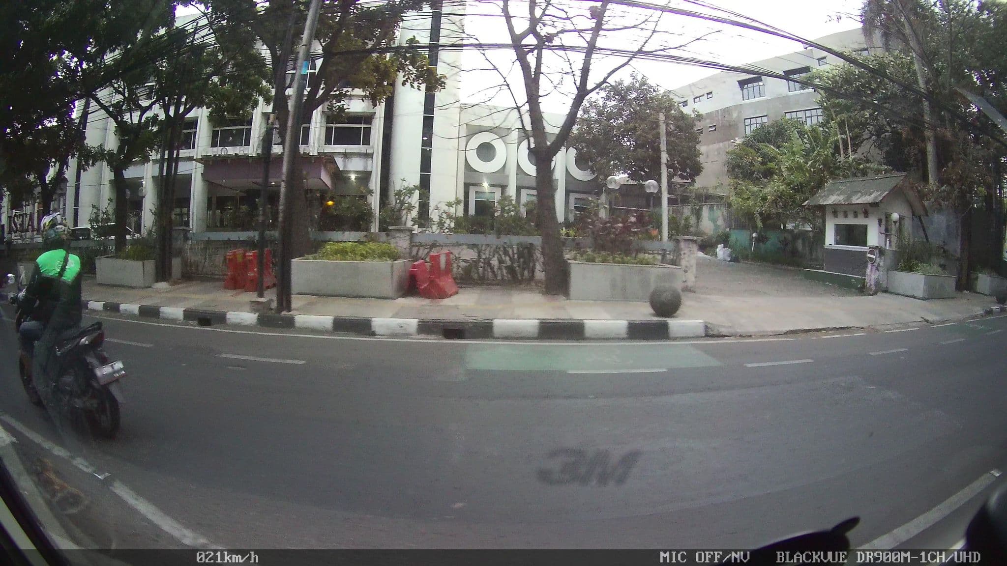 Street view near Istana Hotel, Bandung — © kaart_4 (CC BY-SA · Mapillary)