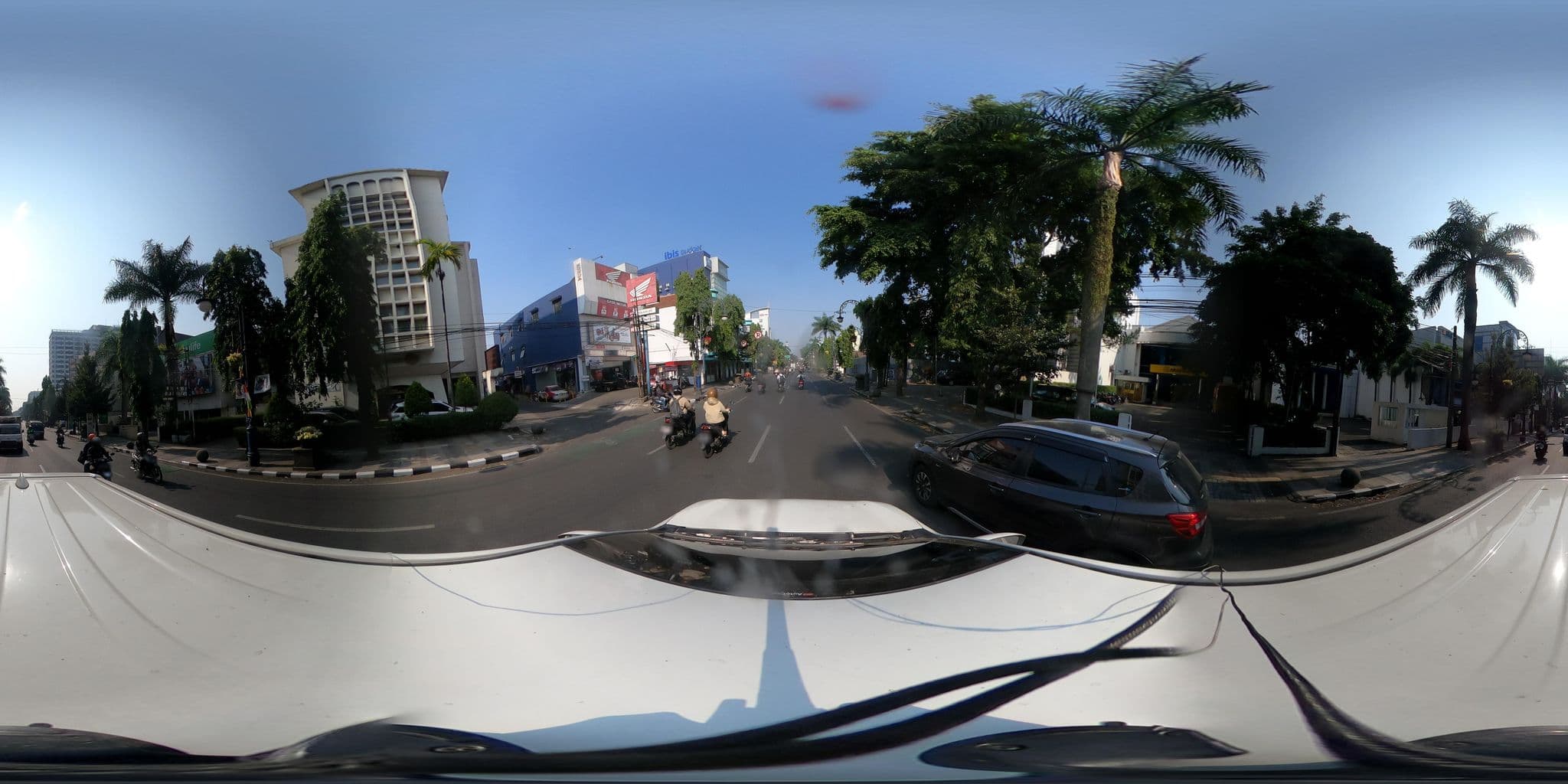 Street view near Hotel Kumala Bandung, Bandung — © kaart5 (CC BY-SA · Mapillary)
