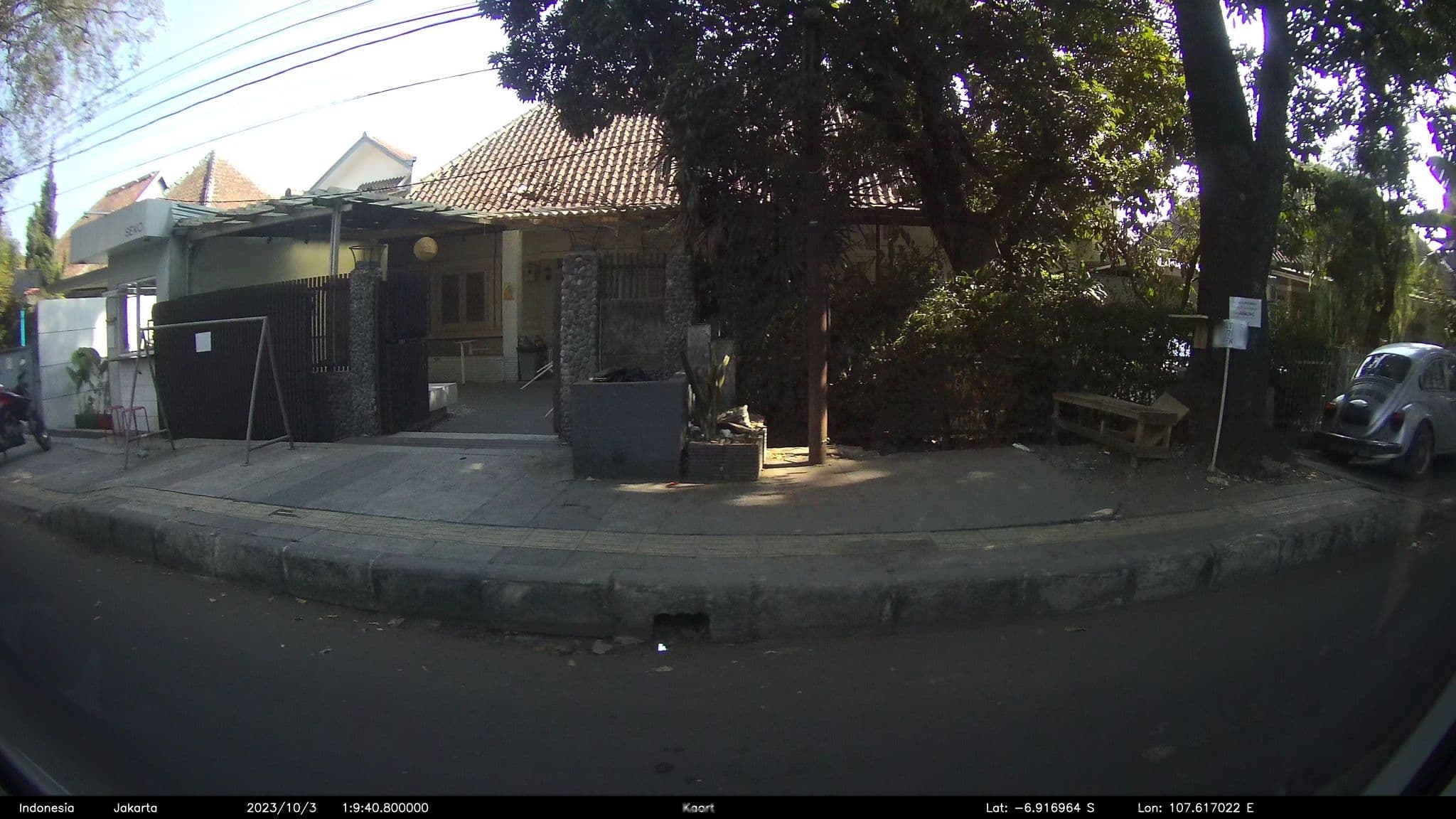 Street view near Hotel Latief City, Bandung — © kaart5 (CC BY-SA · Mapillary)