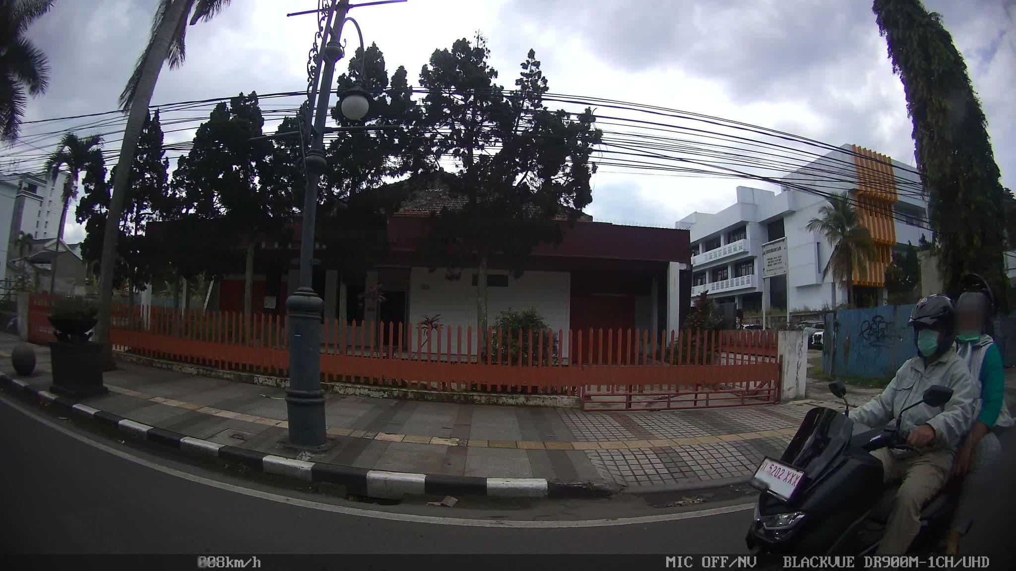Street view near New Naripan Hotel, Bandung — © kaart_1 (CC BY-SA · Mapillary)