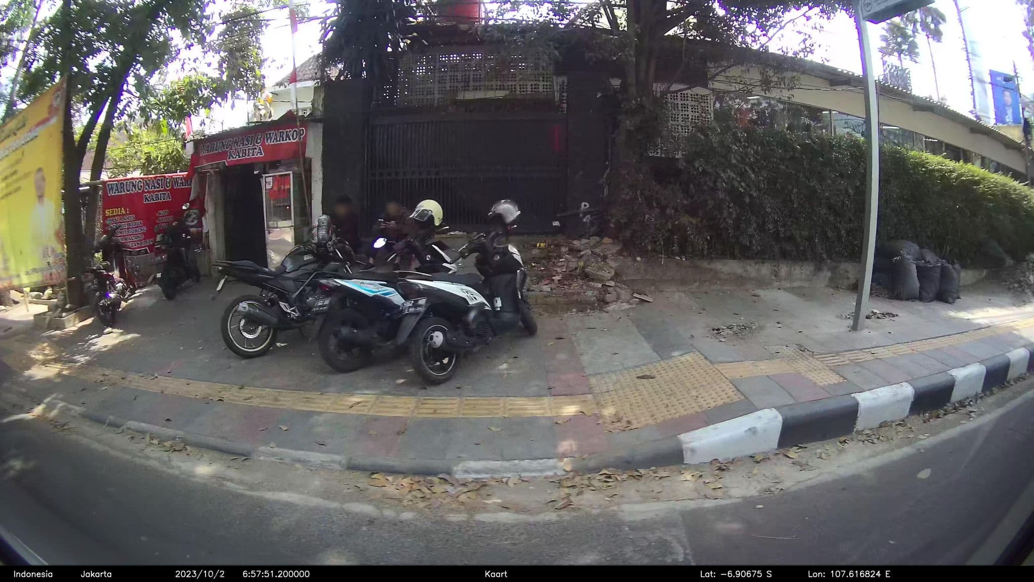 Street view near Room 1002, Bandung — © kaart5 (CC BY-SA · Mapillary)