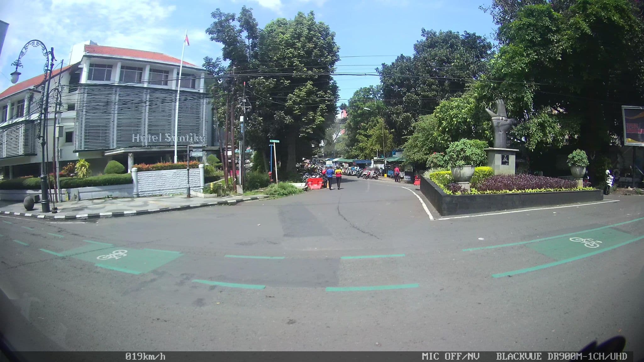 Street view near @ Swimming pool Hyatt Regency Bandung, Bandung — © kaart_2 (CC BY-SA · Mapillary)