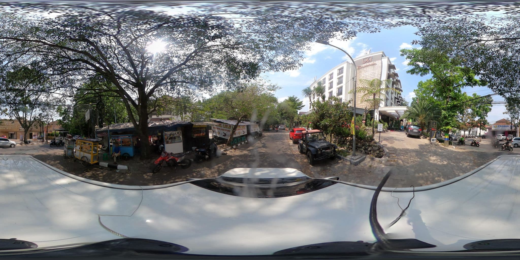 Street view near The Amaroossa Hotel, Bandung — © kaart5 (CC BY-SA · Mapillary)