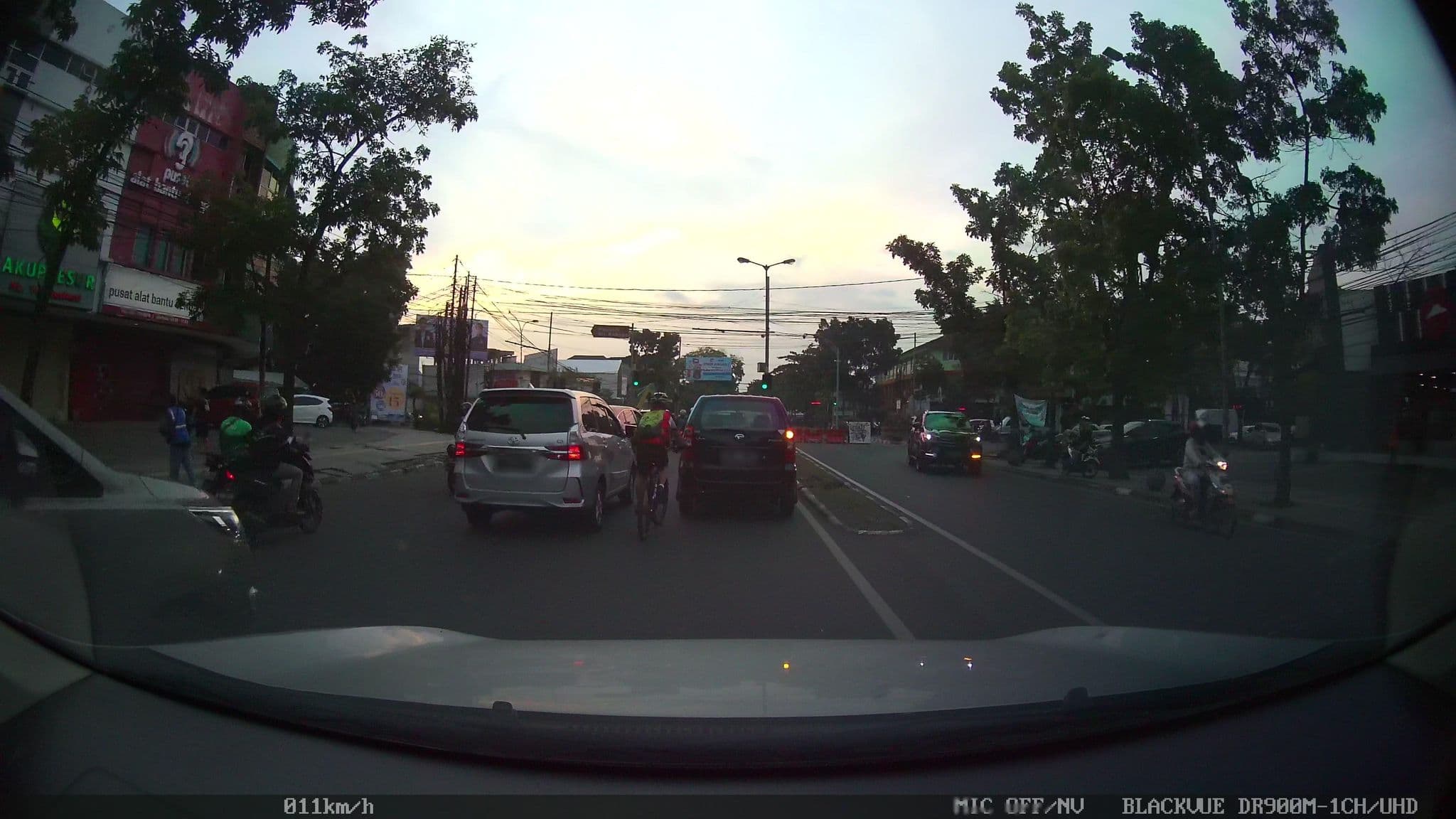 Street view near Hotel Galaxy Inn, Buah Batu, Bandung, Bandung — © kaart_2 (CC BY-SA · Mapillary)