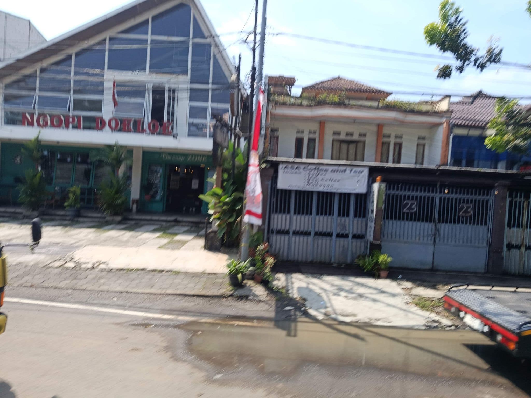 Street view near Airy Syariah Lengkong Pelajar Peluang 45 no.31-35 Bandung, Bandung — © NFarras (CC BY-SA · Mapillary)