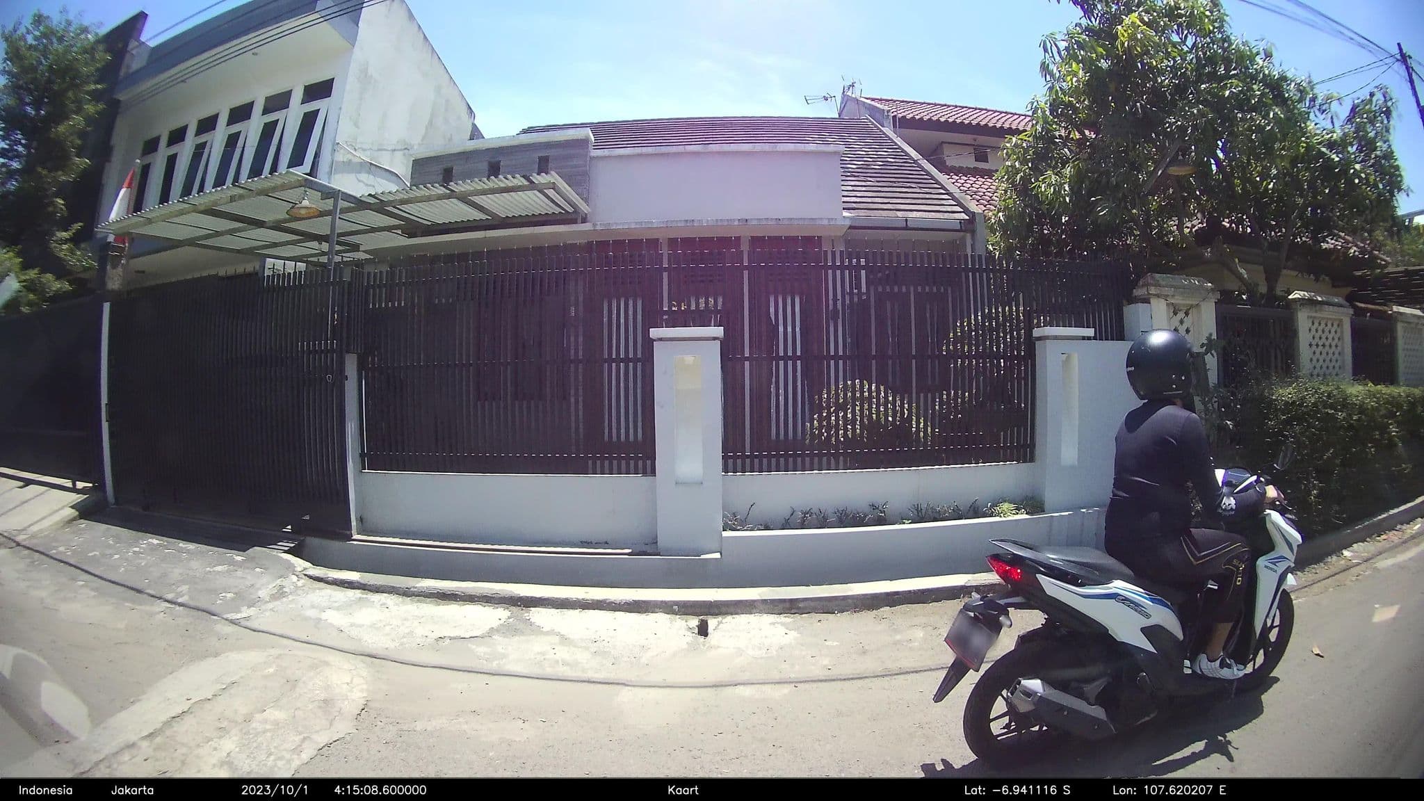 Street view near Rumah Dyandra, Bandung — © kaart5 (CC BY-SA · Mapillary)