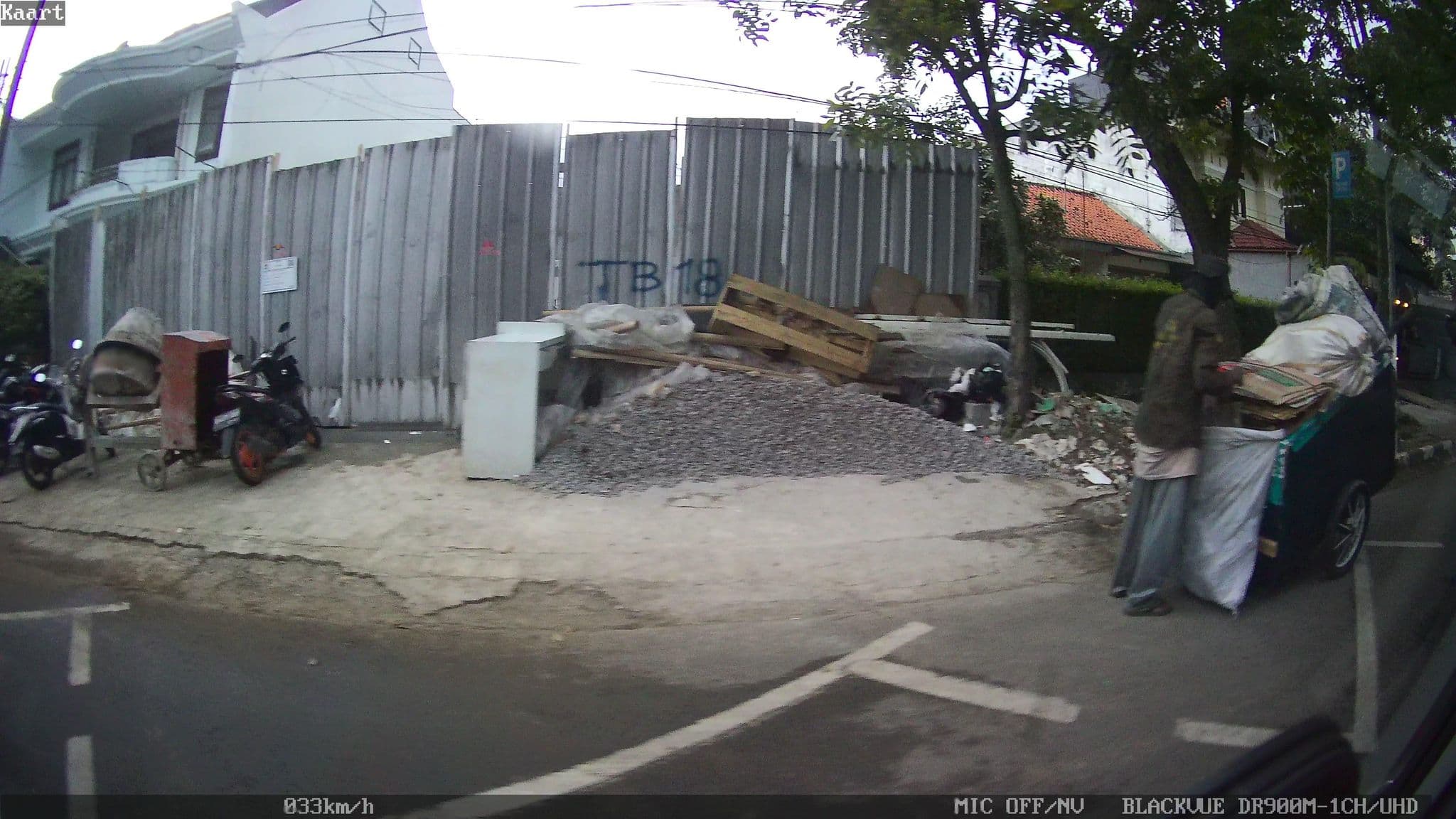 Street view near Mercure covention center, Bandung — © kaart_2 (CC BY-SA · Mapillary)