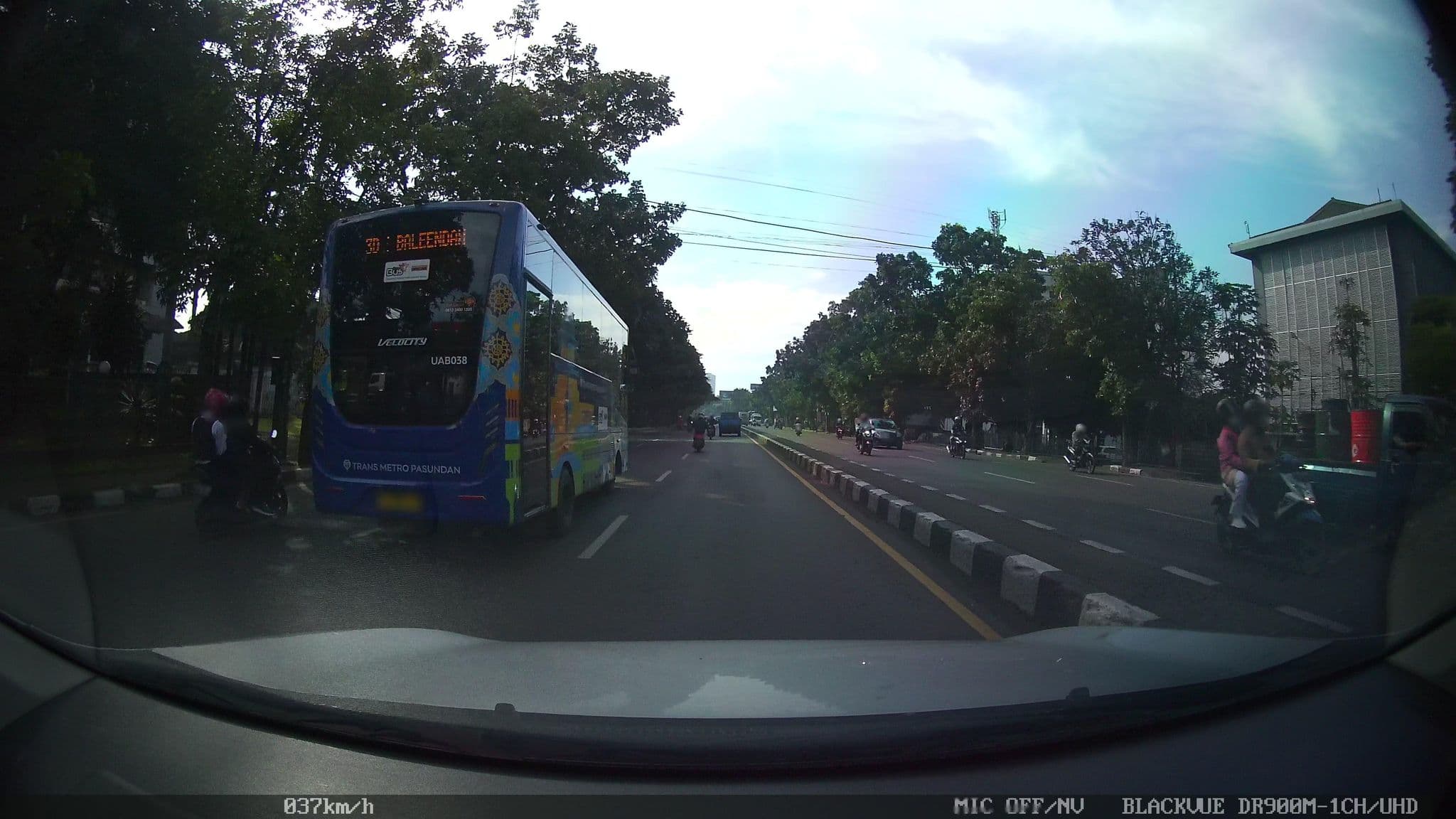 Street view near Airy Batununggal Soekarno Hatta 452A Bandung, Bandung — © kaart_2 (CC BY-SA · Mapillary)
