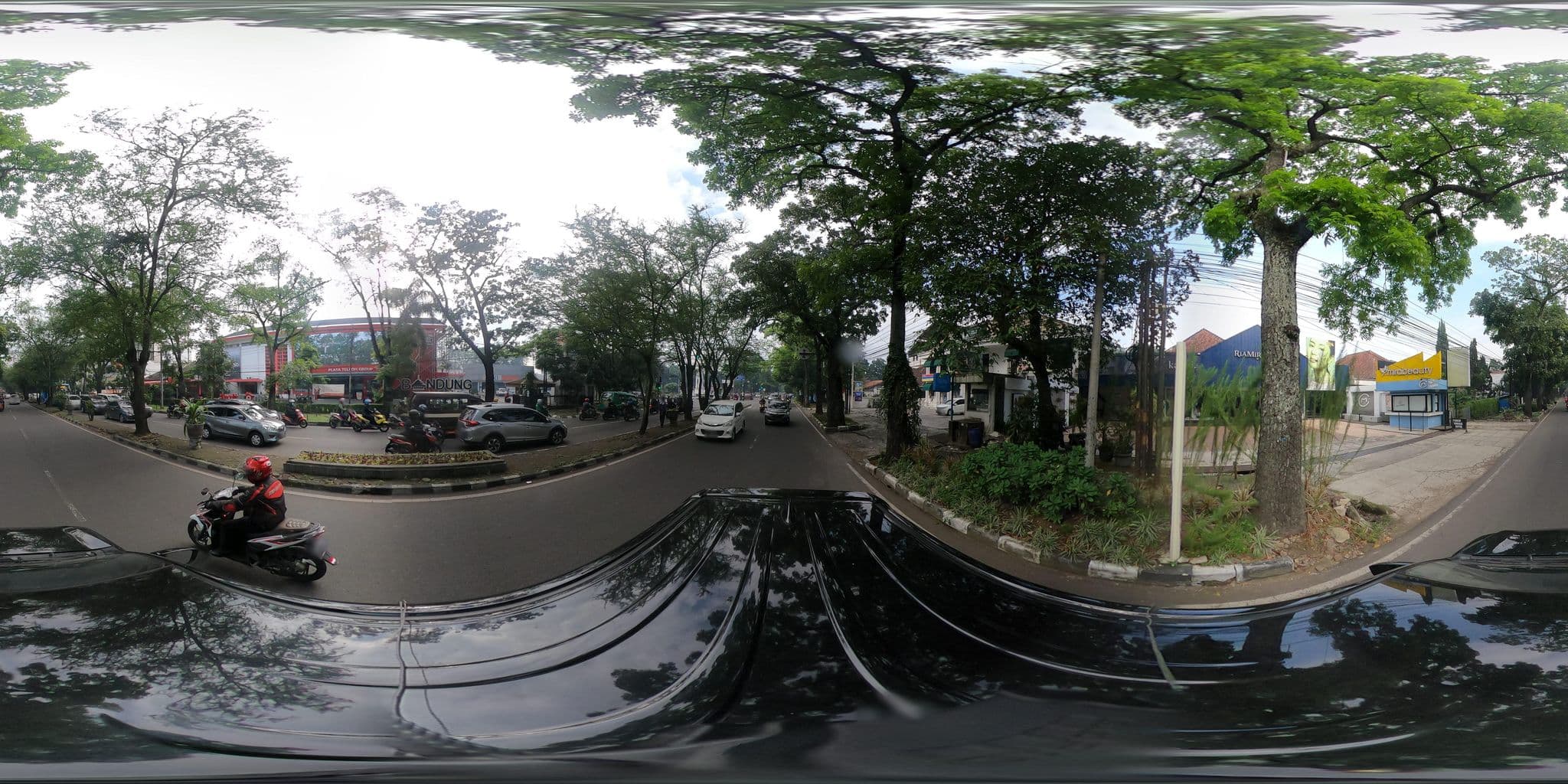Street view near Hotel Barito shinta, Bandung — © kaart_360 (CC BY-SA · Mapillary)