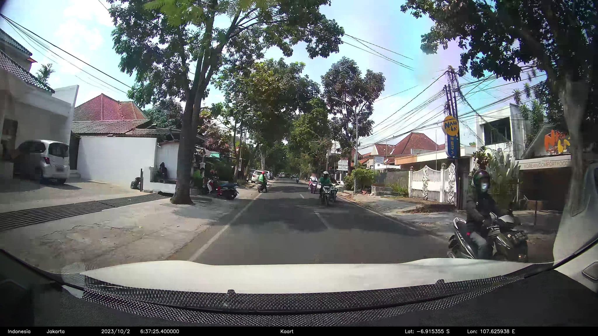 Street view near Wisma Anggrek, Bandung — © kaart5 (CC BY-SA · Mapillary)