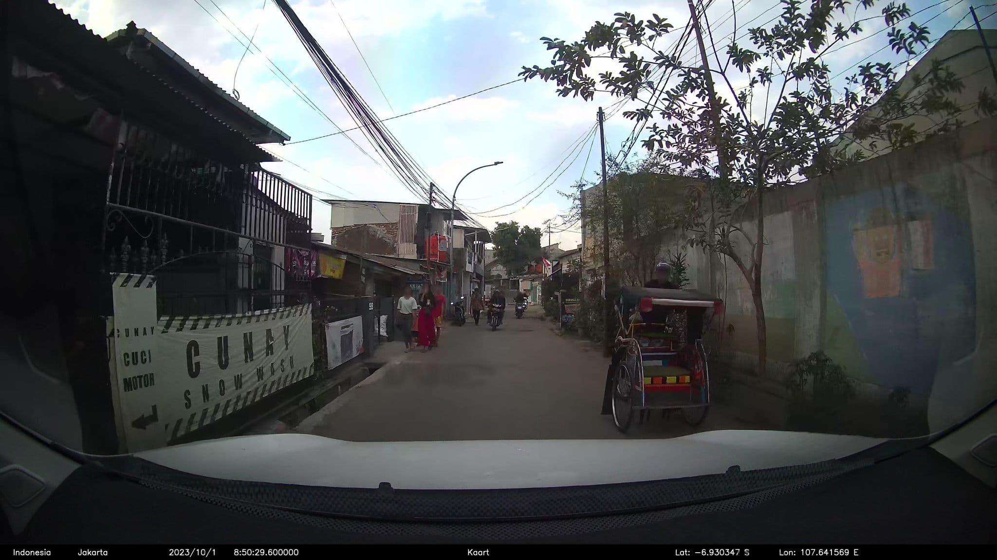 Street view near Hotel Bali World, Bandung — © kaart5 (CC BY-SA · Mapillary)