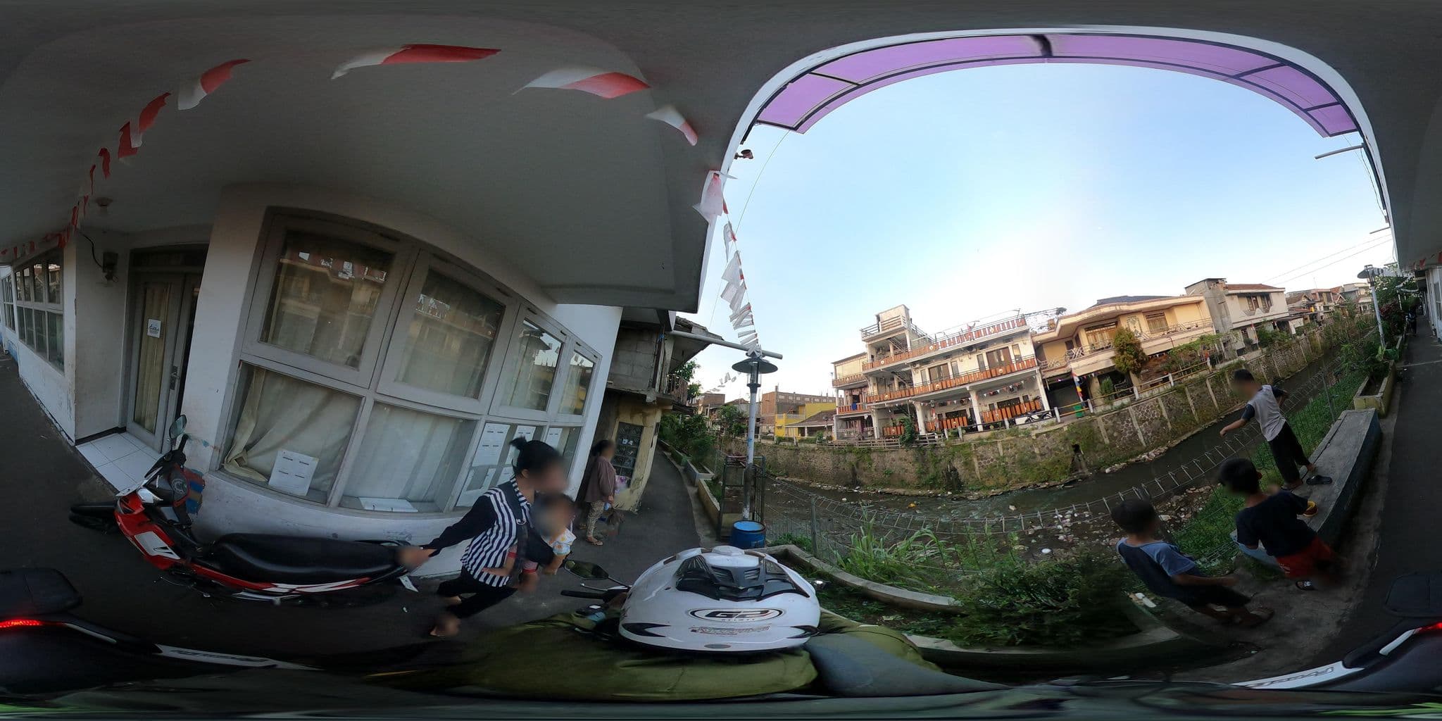 Street view near De Solo Boutique, Bandung — © Kaart_Local (CC BY-SA · Mapillary)