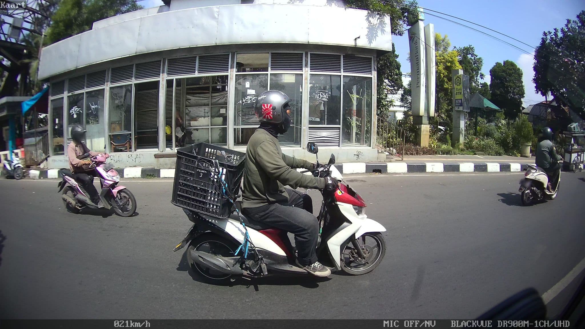 Street view near BALI WORLD HOTEL, Bandung — © kaart_2 (CC BY-SA · Mapillary)