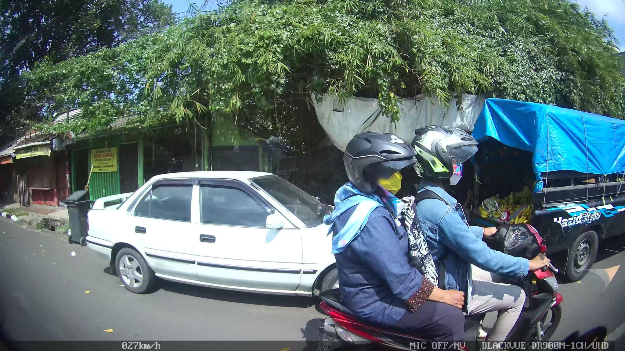 Street view near Golden Flower Hotel, Cileunyi — © kaart5 (CC BY-SA · Mapillary)