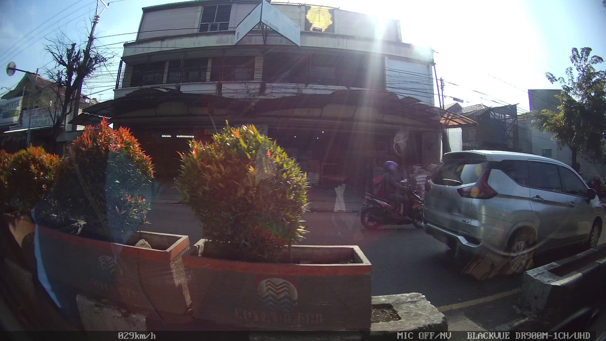 Street view near Hotel Candra, Cimahi — © kaart_2 (CC BY-SA · Mapillary)