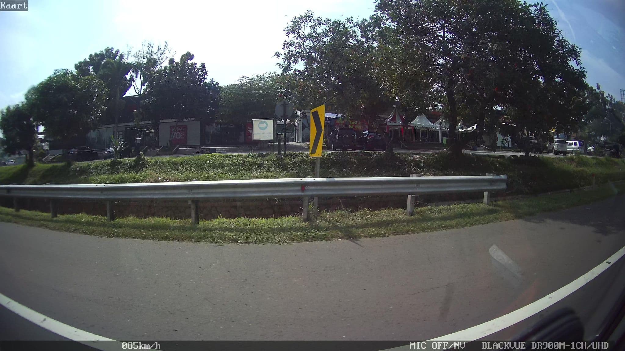 Street view near Jatinangor Hotel & Restaurant, Cikampek — © kaart_2 (CC BY-SA · Mapillary)