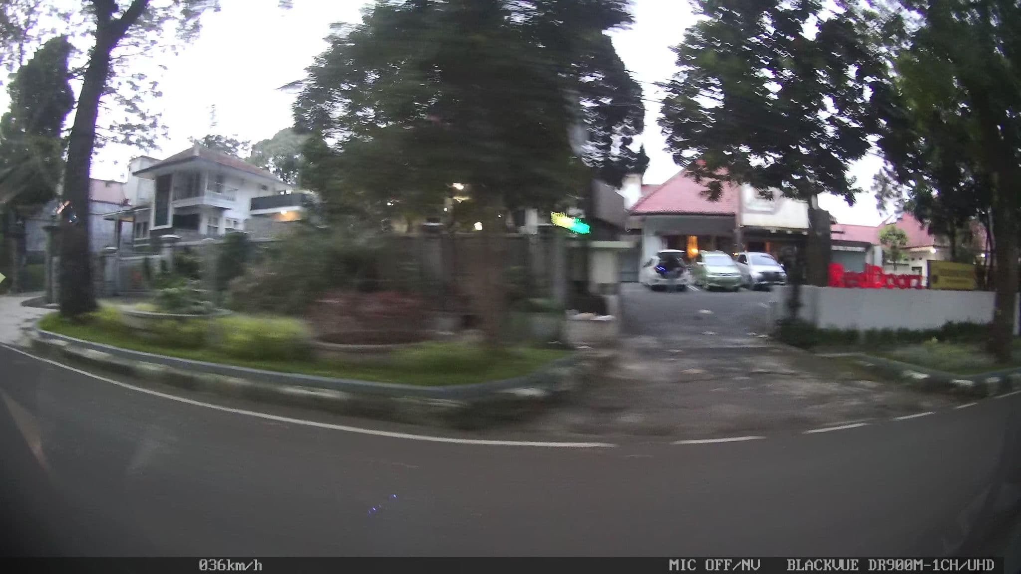 Street view near Hotel Nyland Cipaganti, Bandung — © kaart5 (CC BY-SA · Mapillary)