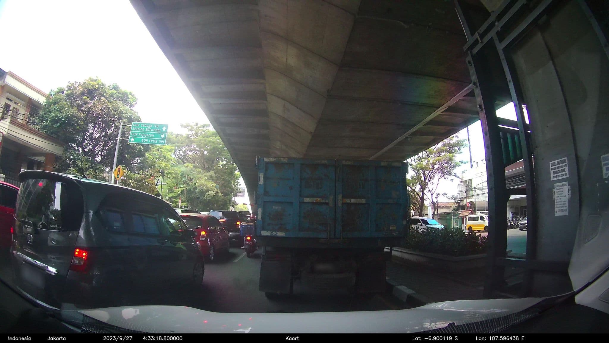Street view near Executive Office Holiday inn Bandung Pasteur, Bandung — © kaart_2 (CC BY-SA · Mapillary)