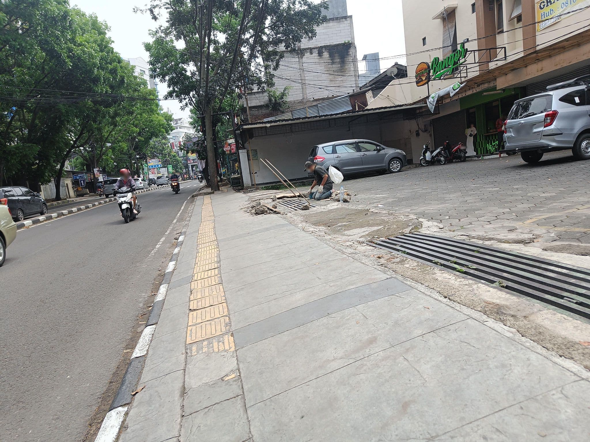 Street view near Kost Gratia, Cimahi — © hen0ch (CC BY-SA · Mapillary)