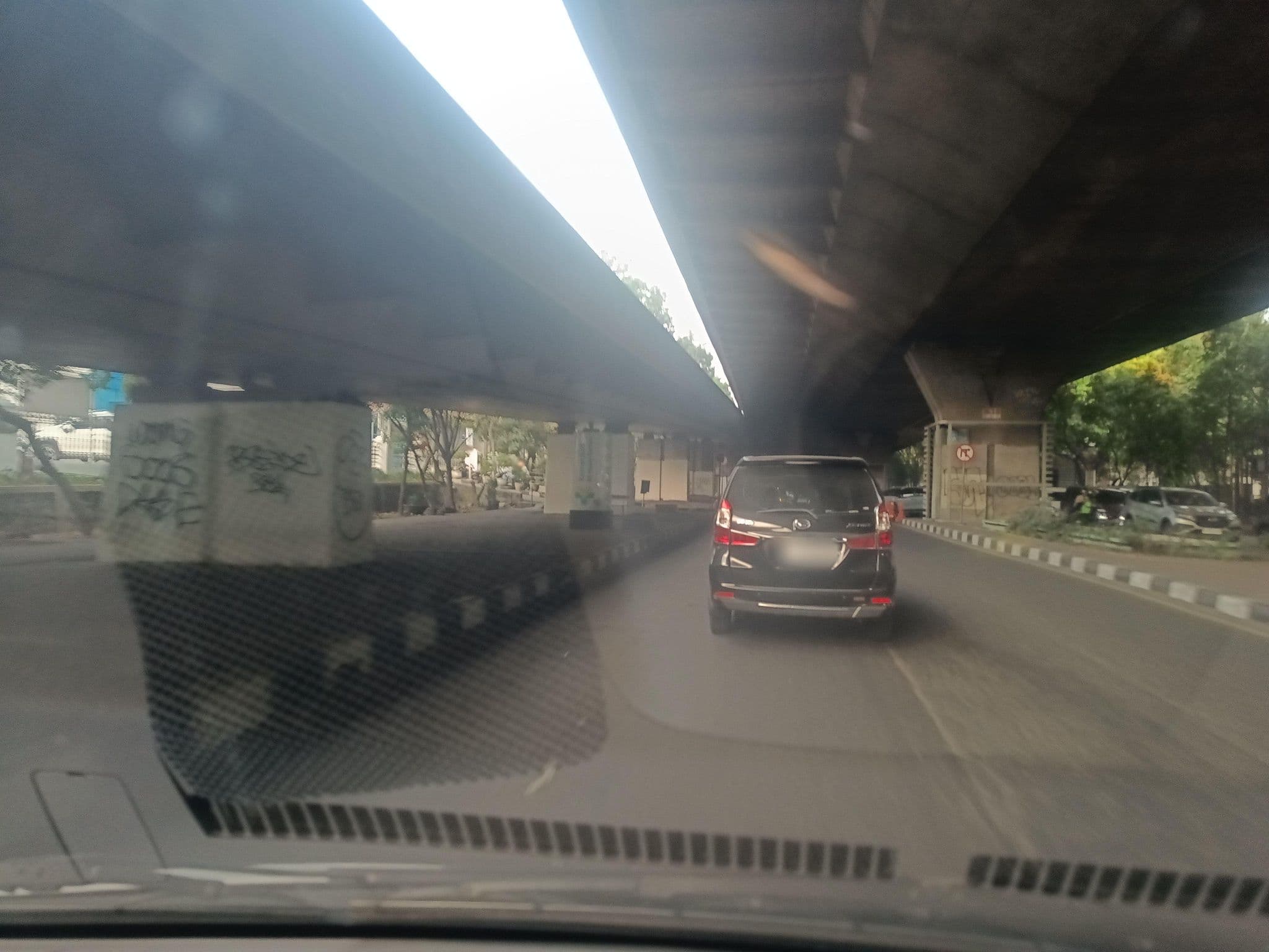 Street view near Hotel Wisata Niaga Purwokerto, Bandung — © hen0ch (CC BY-SA · Mapillary)