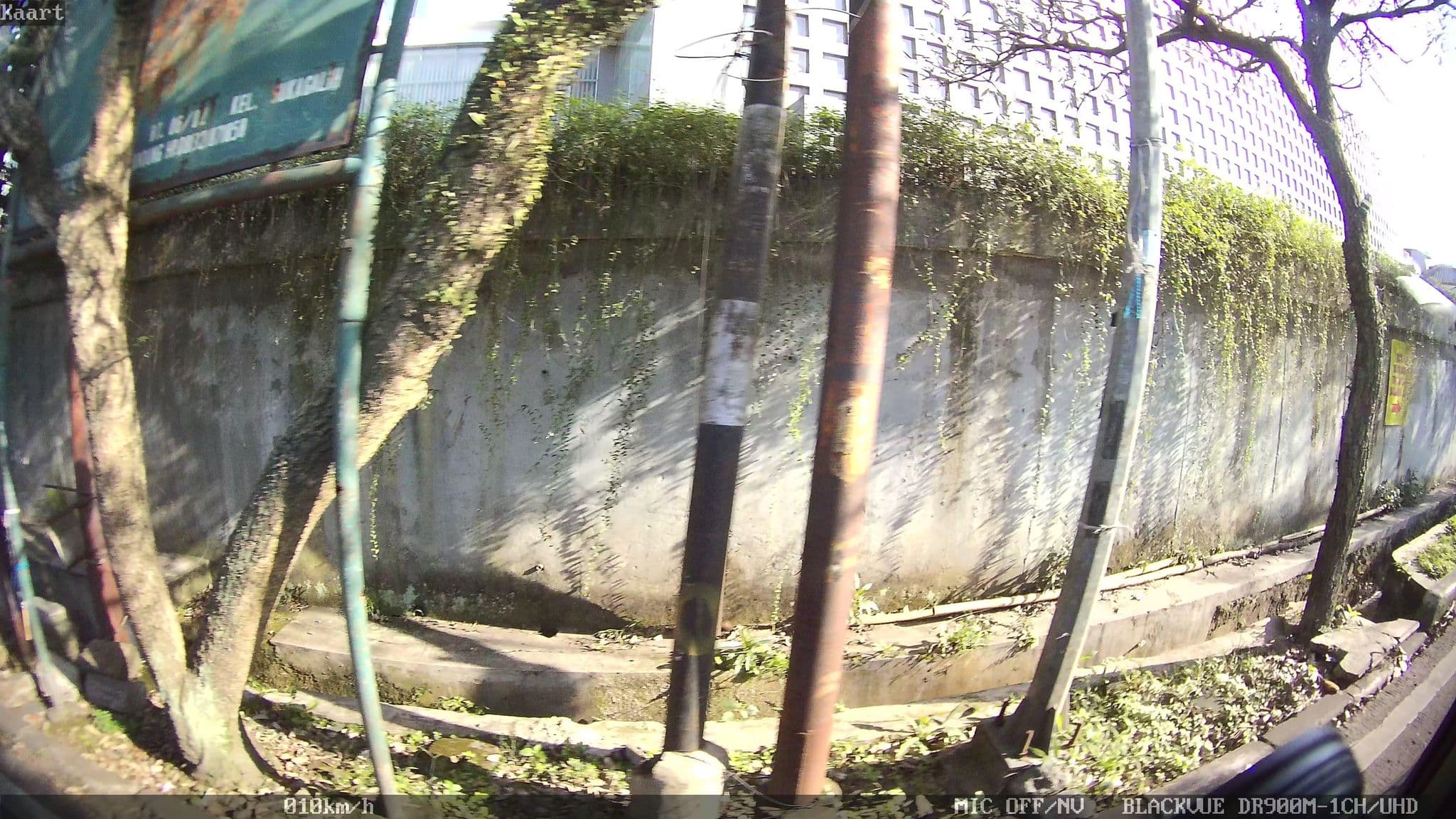 Street view near Kahyangan Lounge, Bandung — © kaart_2 (CC BY-SA · Mapillary)
