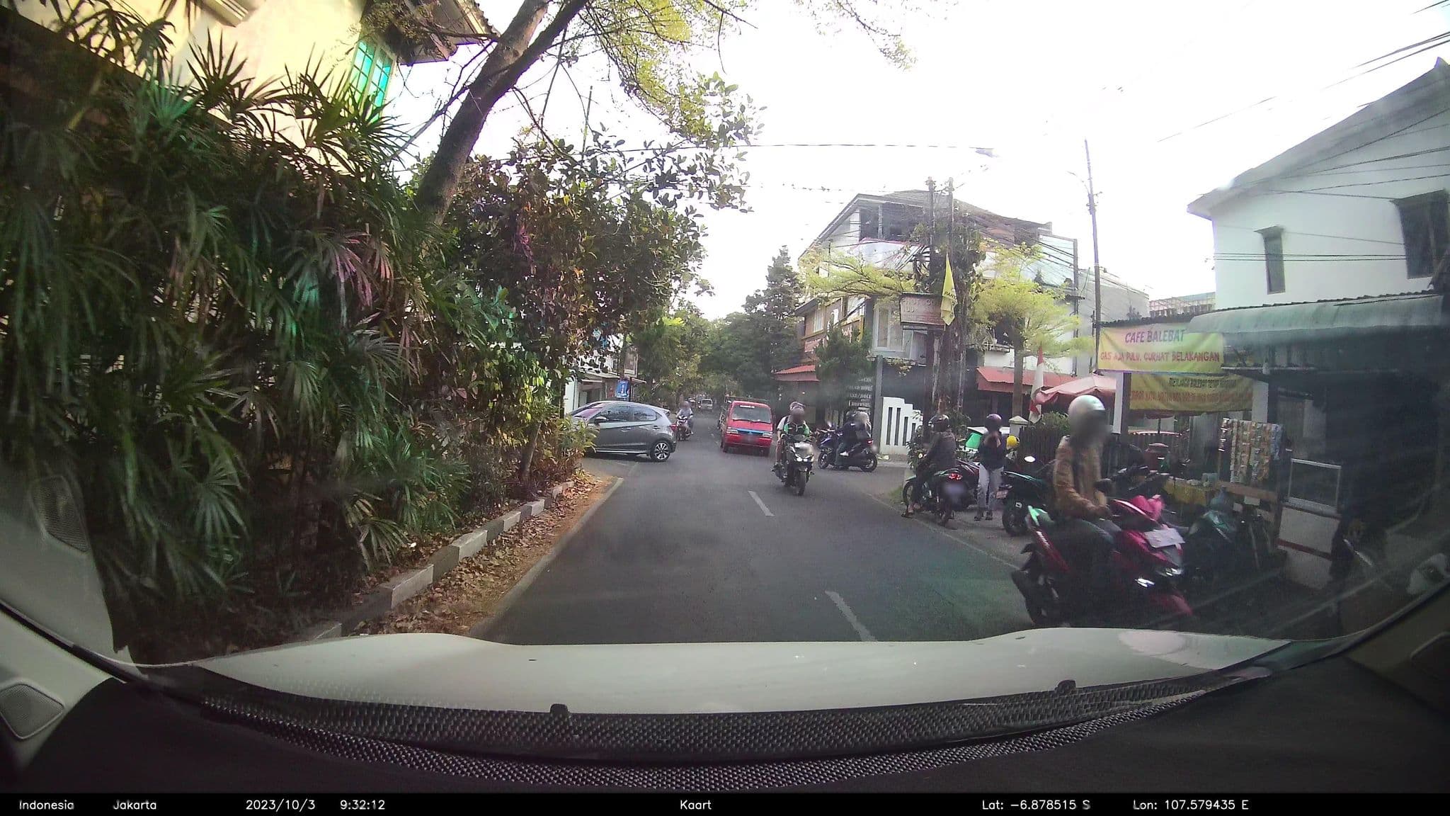 Street view near Hotel ALam Permai Bandung, Cimahi — © kaart5 (CC BY-SA · Mapillary)