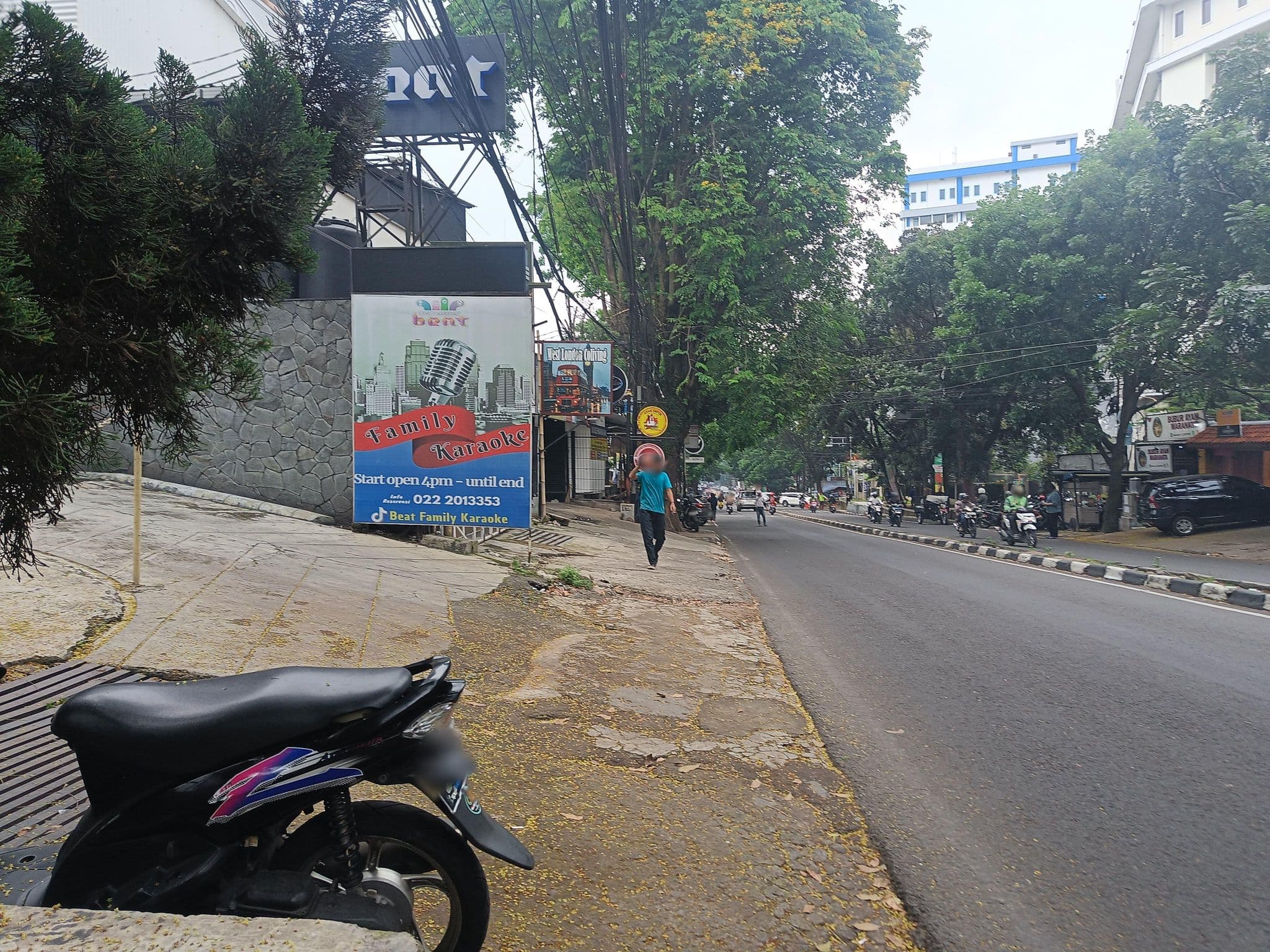 Street view near The Majesty Hotel & Apartment Room 510, Cimahi — © hen0ch (CC BY-SA · Mapillary)