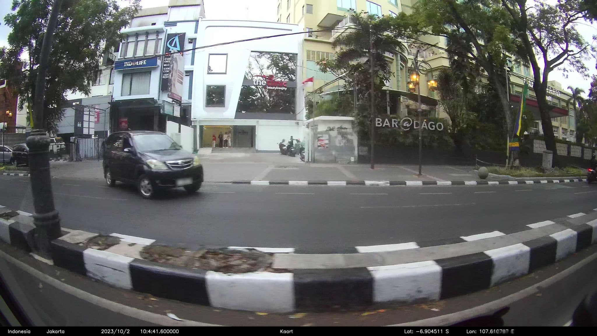 Street view near Courtyard Hotel, Bandung — © kaart5 (CC BY-SA · Mapillary)