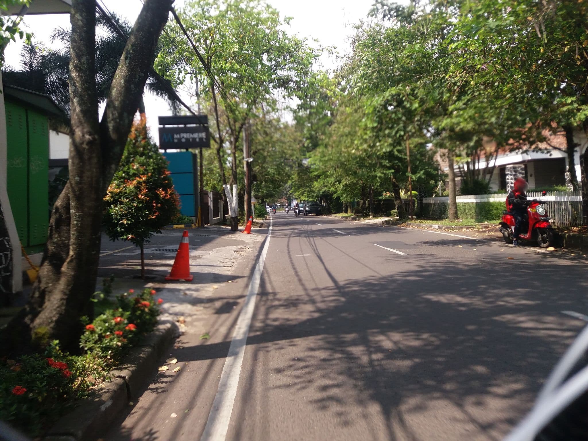 Street view near Harris hotel & conventions kelapa gading jakarta, Bandung — © hafiedsh22 (CC BY-SA · Mapillary)