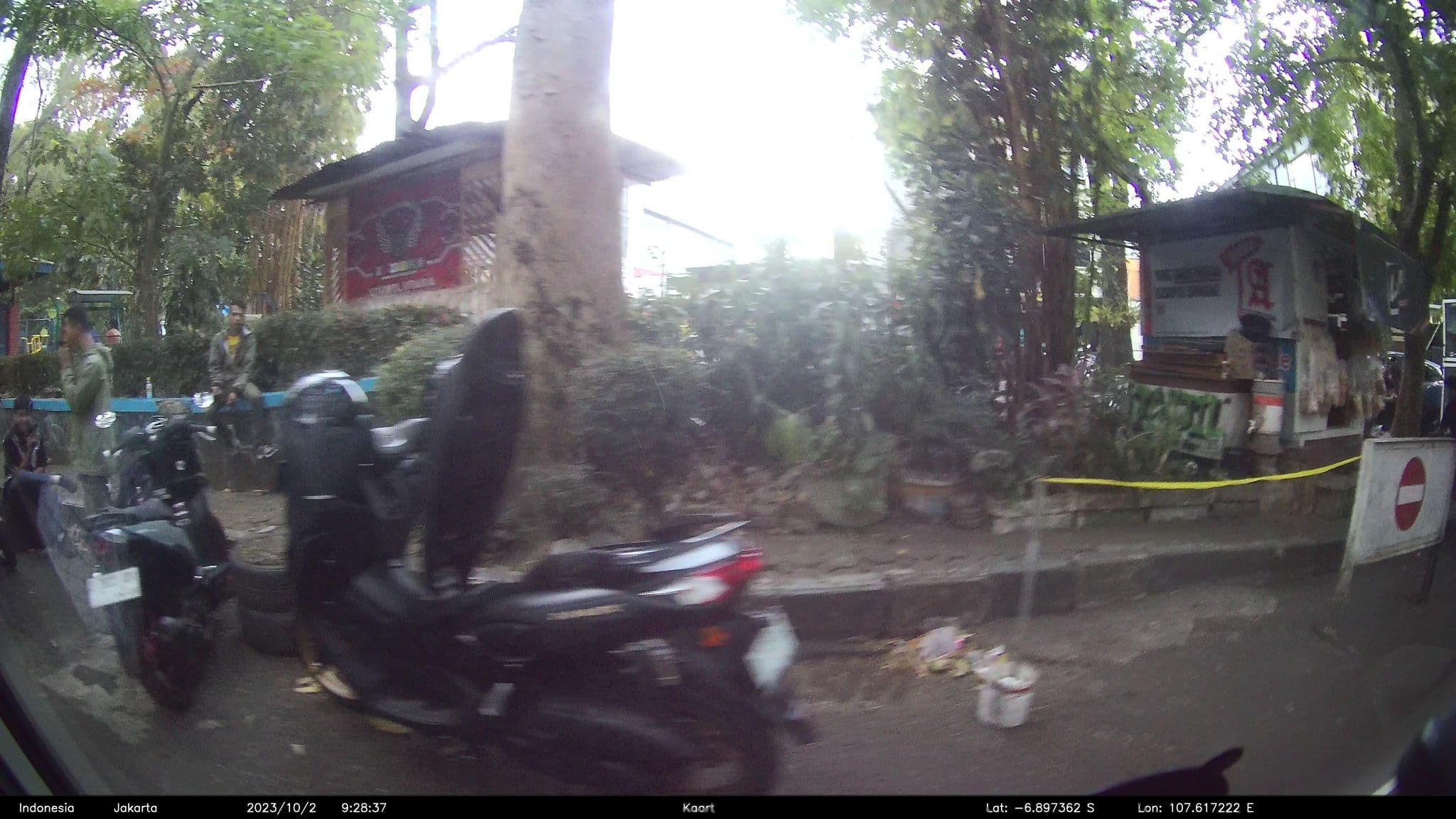 Street view near Kosan Bara 11, Bandung — © kaart5 (CC BY-SA · Mapillary)