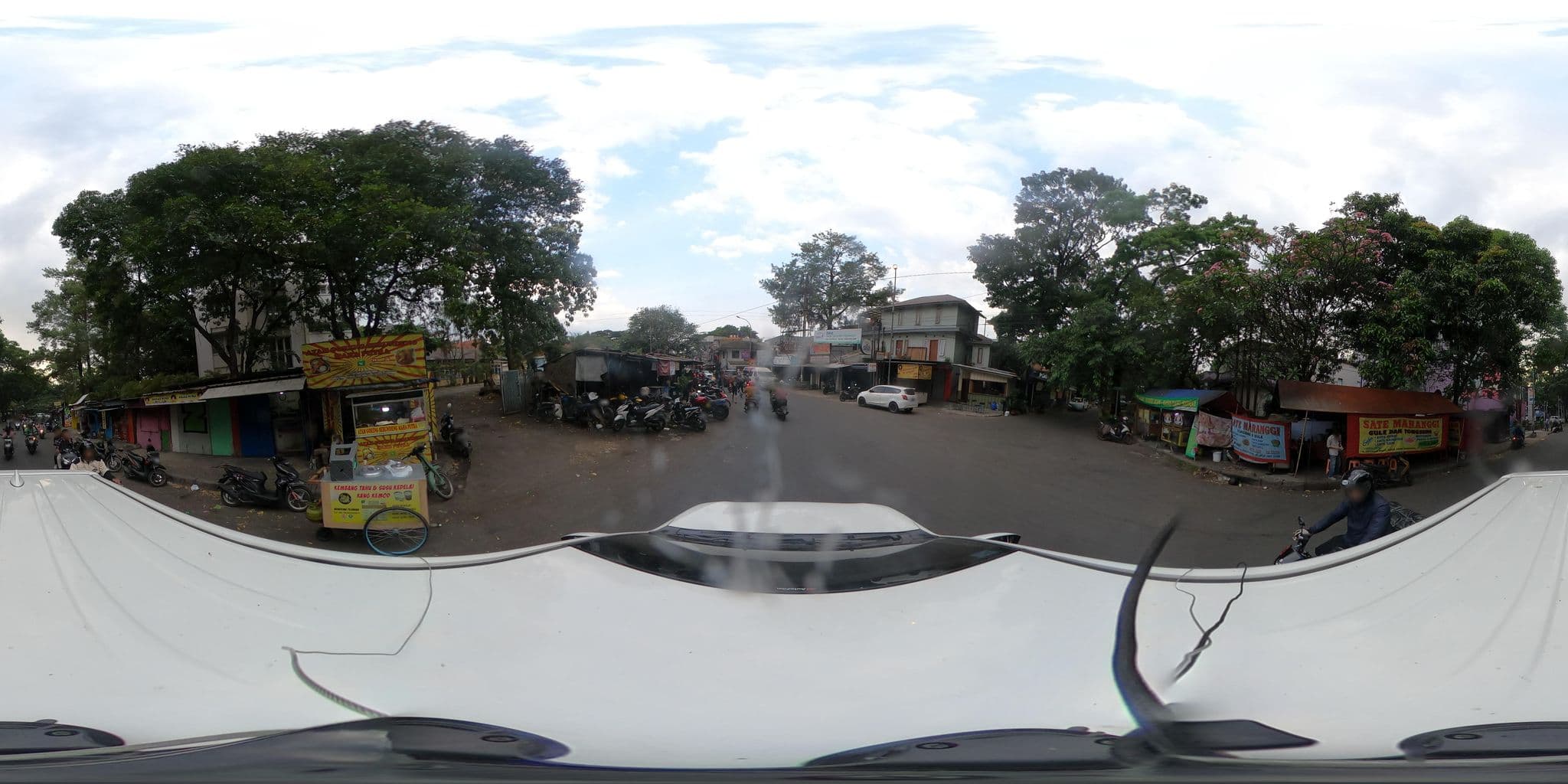 Street view near Wisma Pertamina Dipati Ukur, Bandung — © kaart5 (CC BY-SA · Mapillary)