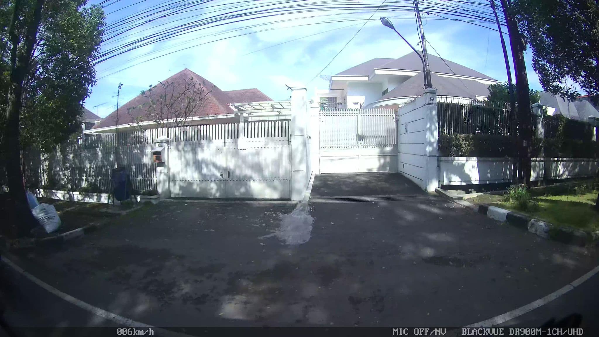 Street view near RMHR Guest House, Bandung — © kaart_2 (CC BY-SA · Mapillary)