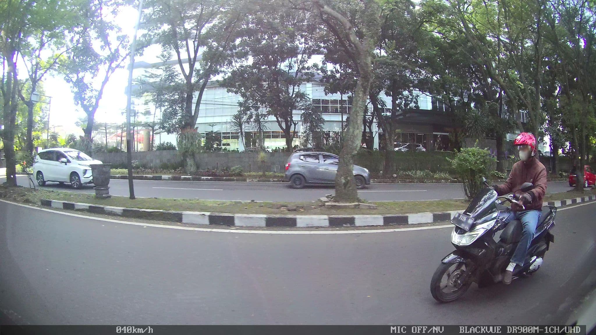 Street view near Sunrise Hotel, Bandung — © kaart_2 (CC BY-SA · Mapillary)