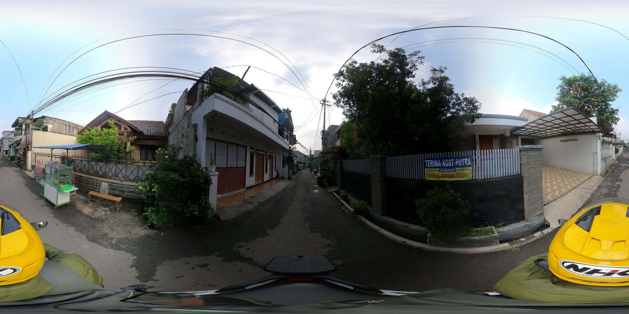 Street view near Hotel Pratidina., Bandung — © Kaart_Local (CC BY-SA · Mapillary)