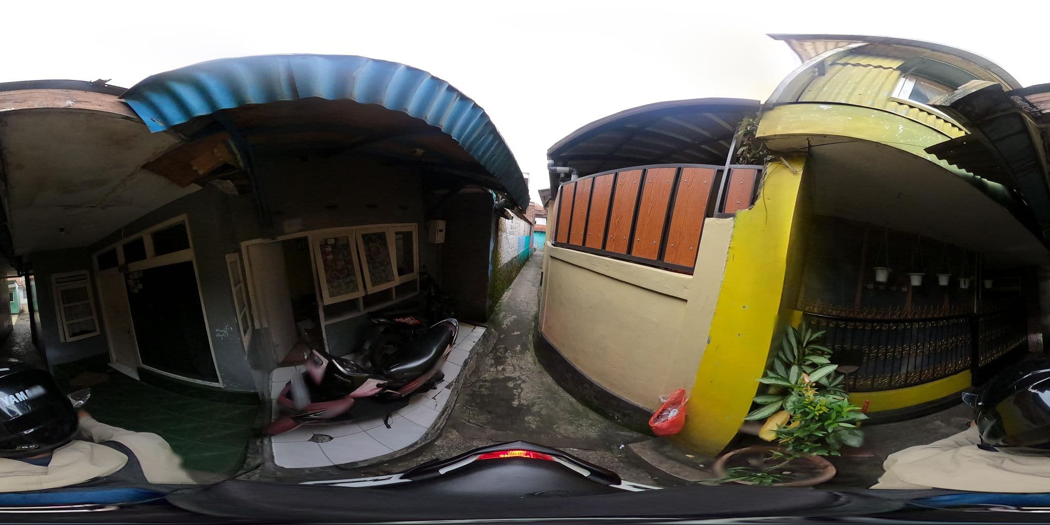 Street view near Kontrakan Bu Tati, Bandung — © Kaart_Local (CC BY-SA · Mapillary)
