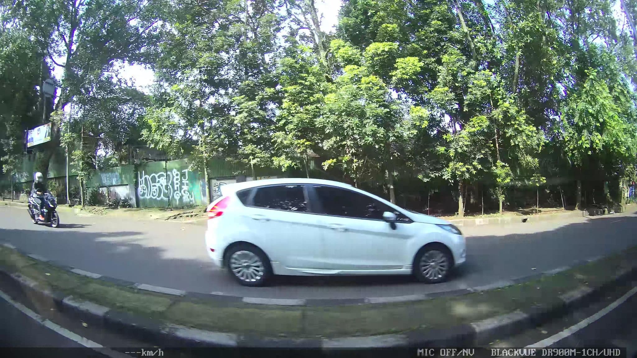 Street view near WIRTON Dago Hotel, Bandung — © kaart_2 (CC BY-SA · Mapillary)