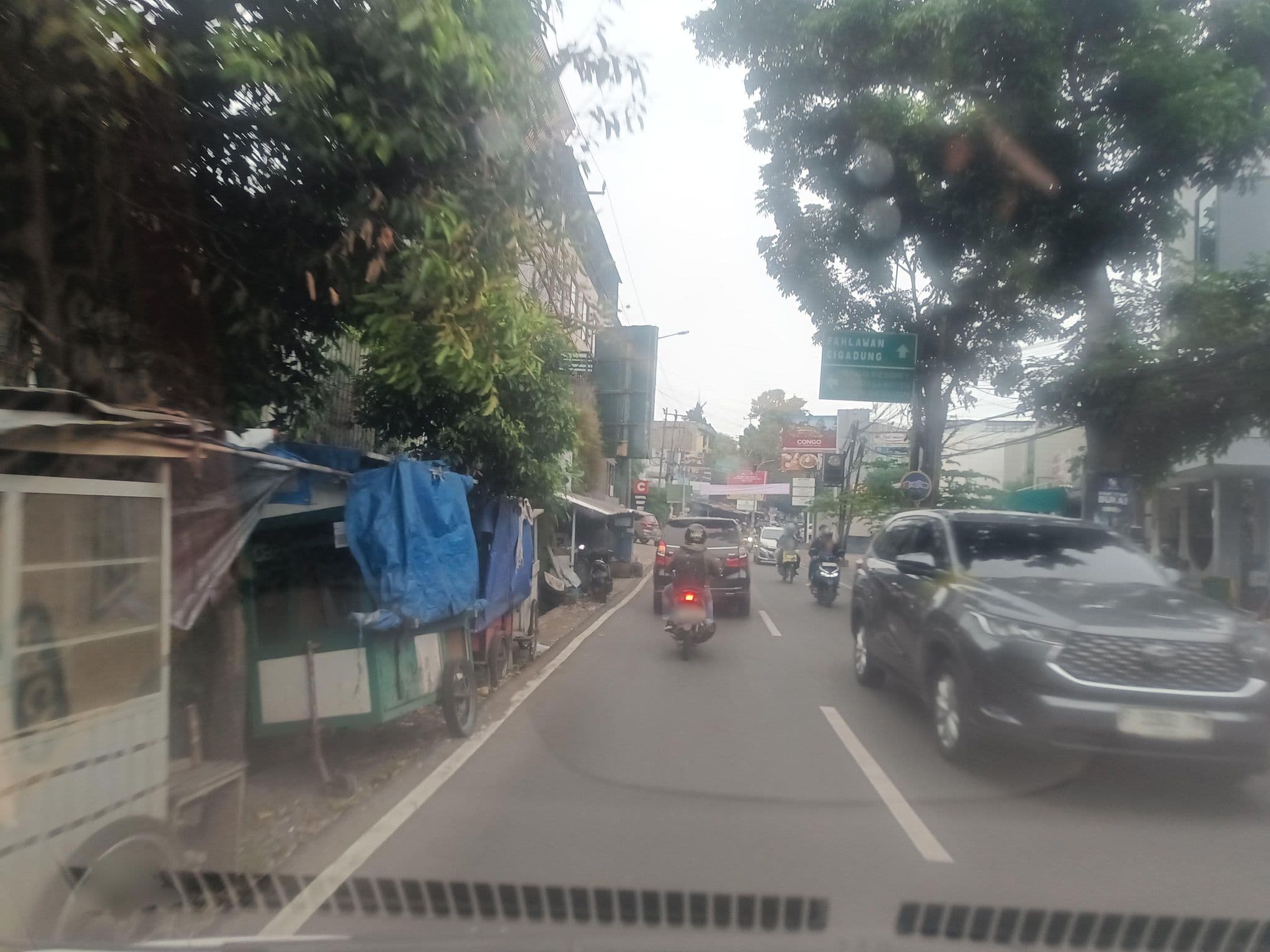 Street view near Wisma Joglo Pakar Hotel, Lembang — © hen0ch (CC BY-SA · Mapillary)