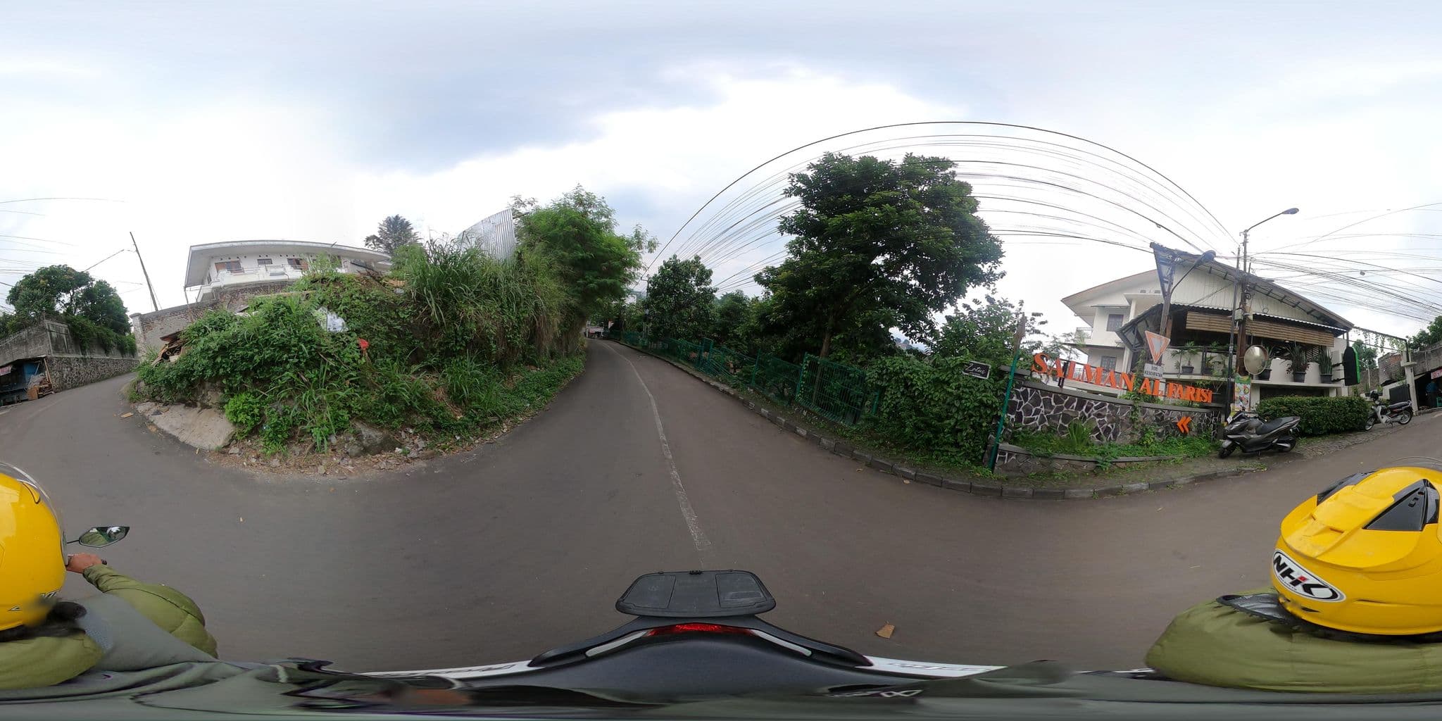 Street view near Dago's Hill Hotel Business & Leisure, Bandung — © Kaart_Local (CC BY-SA · Mapillary)