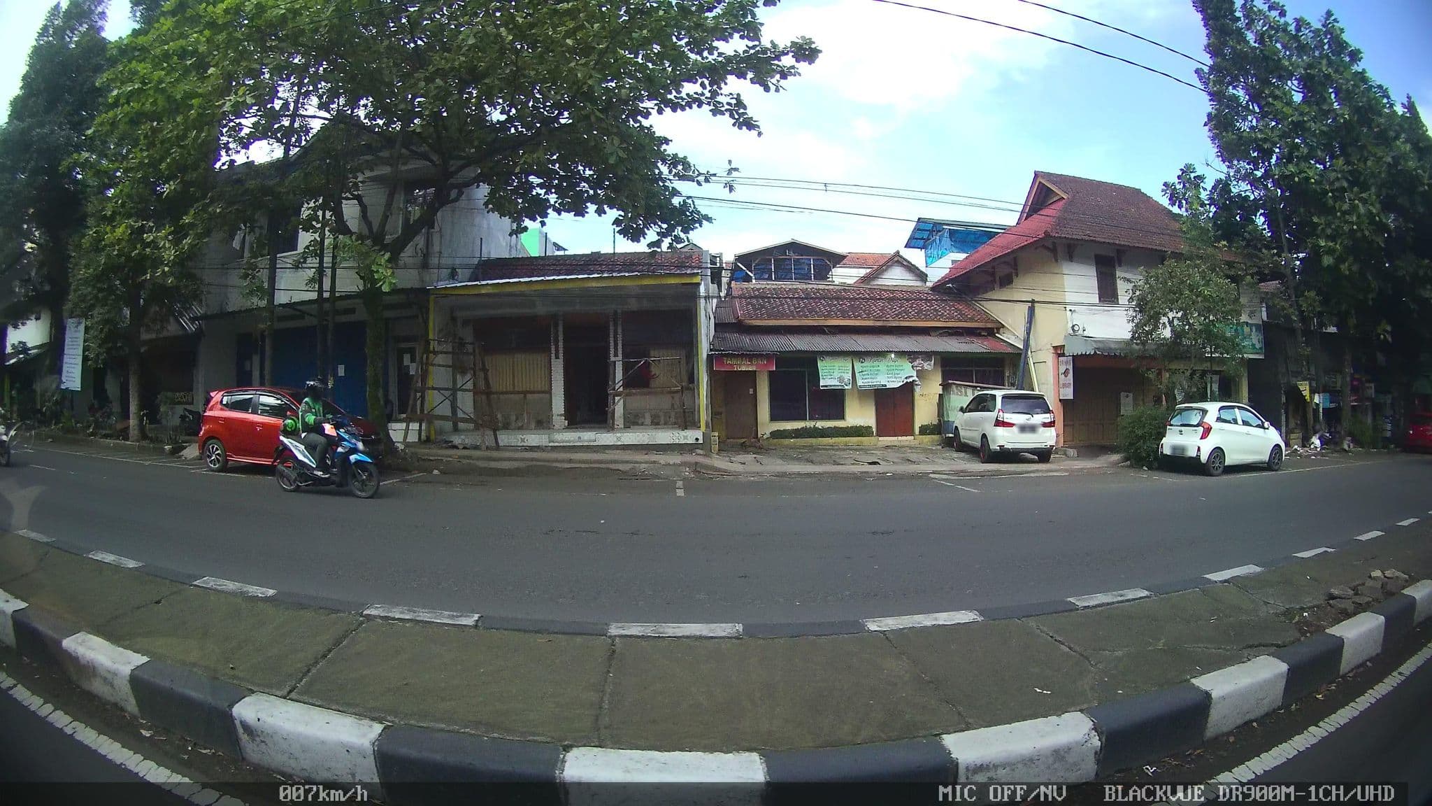 Street view near Wirton Dago Hotel, Bandung — © kaart_2 (CC BY-SA · Mapillary)