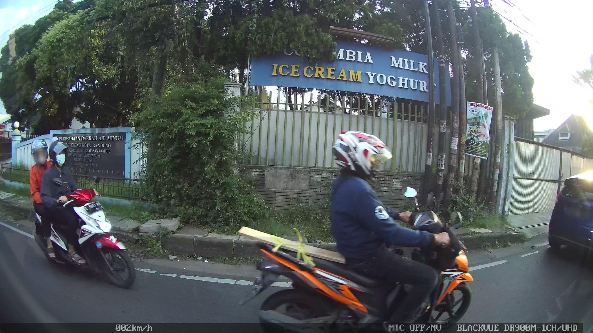 Street view near Front Office Stevie6 Hotel, Lembang — © kaart5 (CC BY-SA · Mapillary)