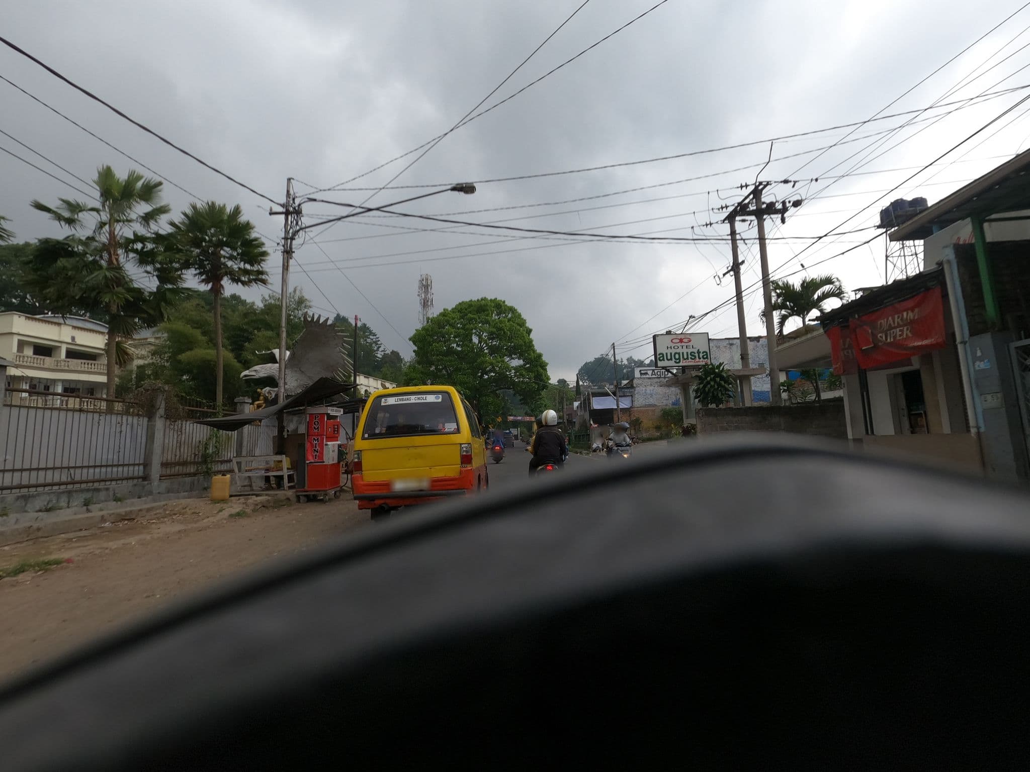 Street view near Hotel Augusta Lembang, Lembang — © addharuery (CC BY-SA · Mapillary)