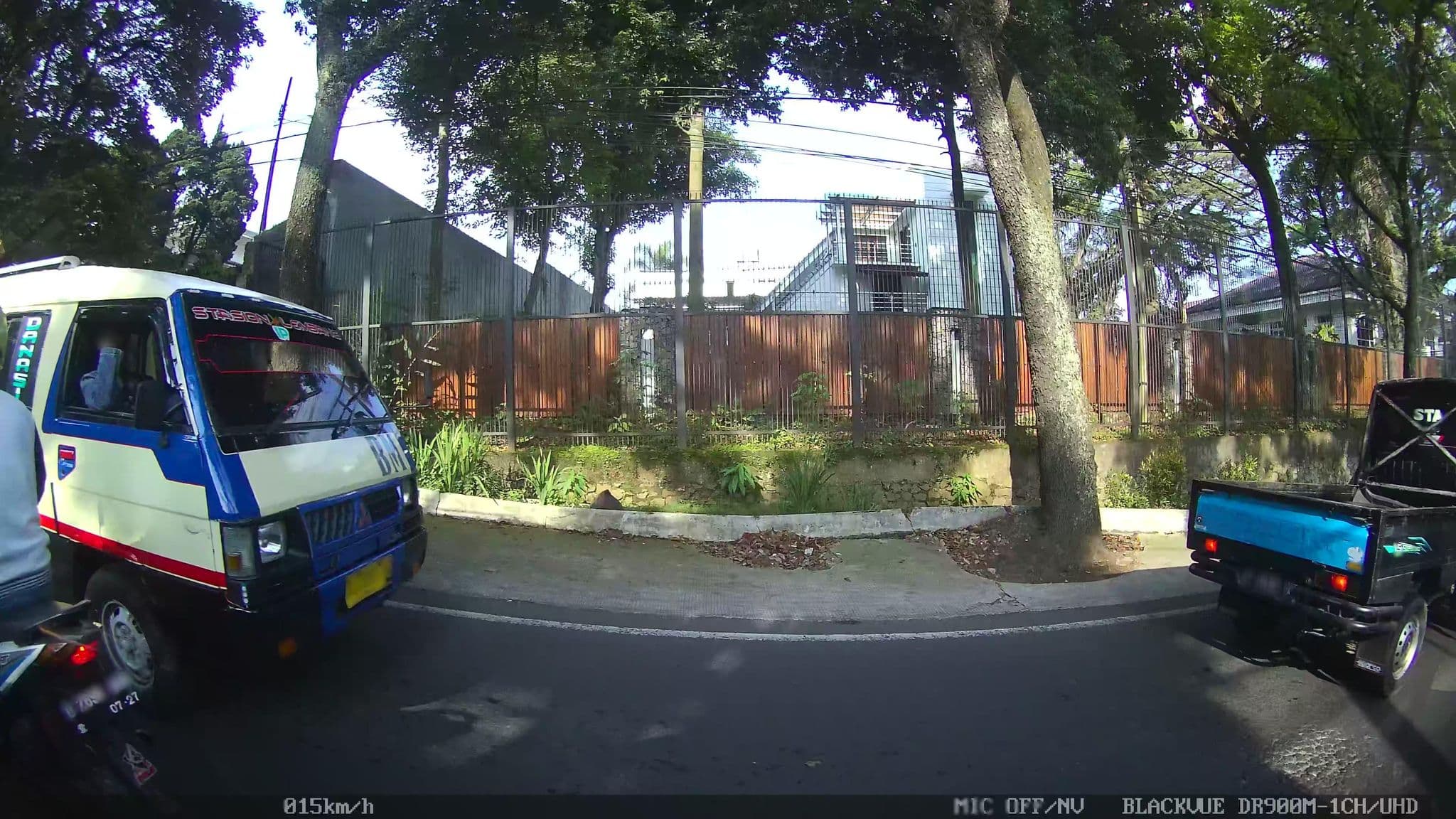 Street view near Oemah Kakang Loft & Bed, Lembang — © kaart5 (CC BY-SA · Mapillary)