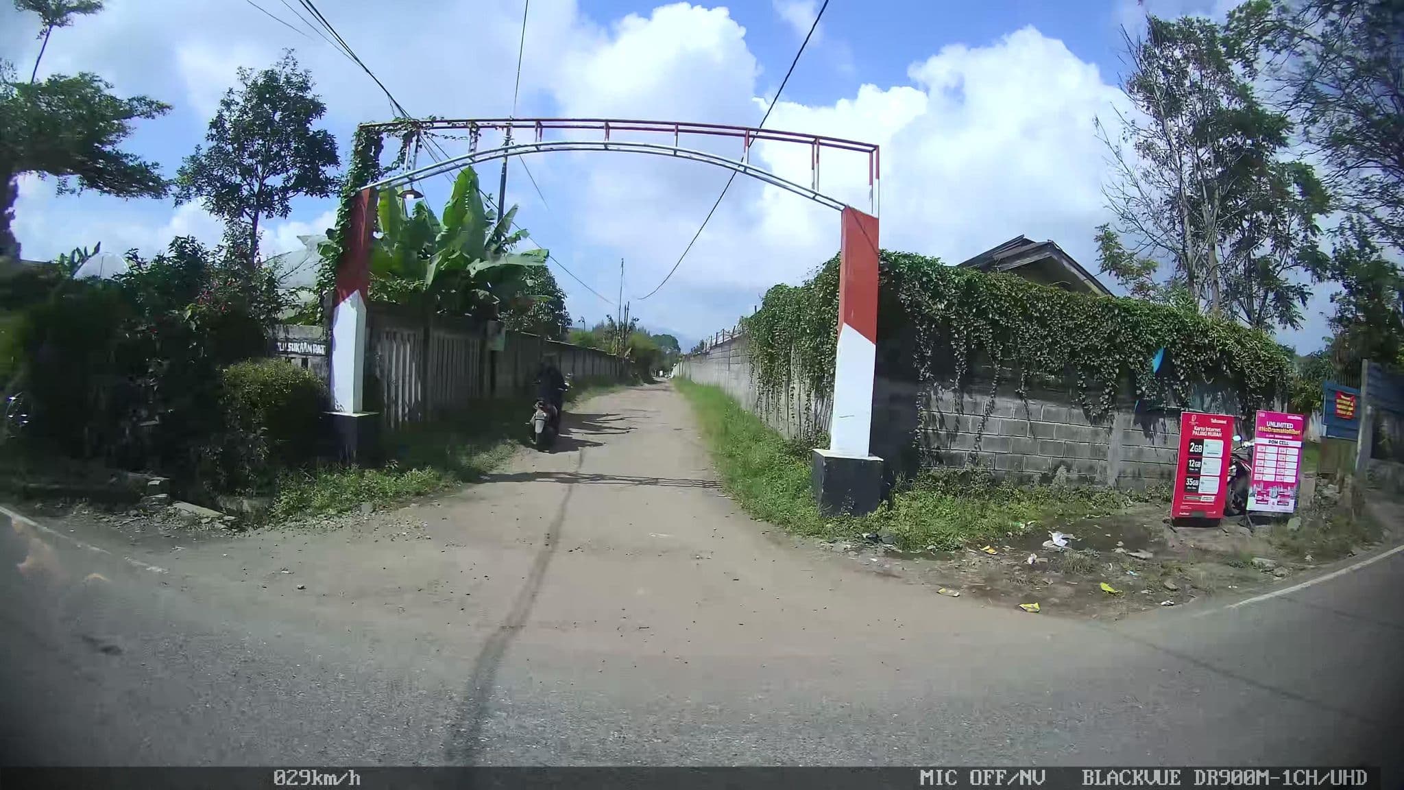 Street view near Wisma LIMOUSIN, Lembang — © kaart5 (CC BY-SA · Mapillary)