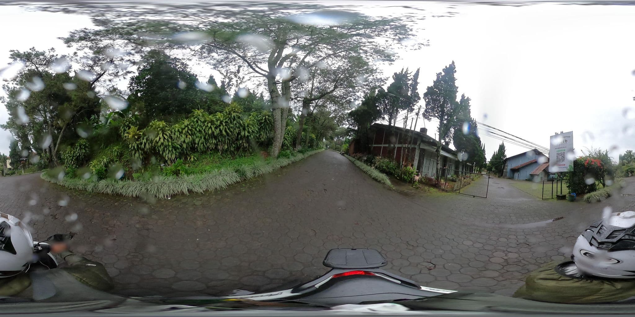 Street view near Villa tower, Lembang — © Kaart_Local (CC BY-SA · Mapillary)