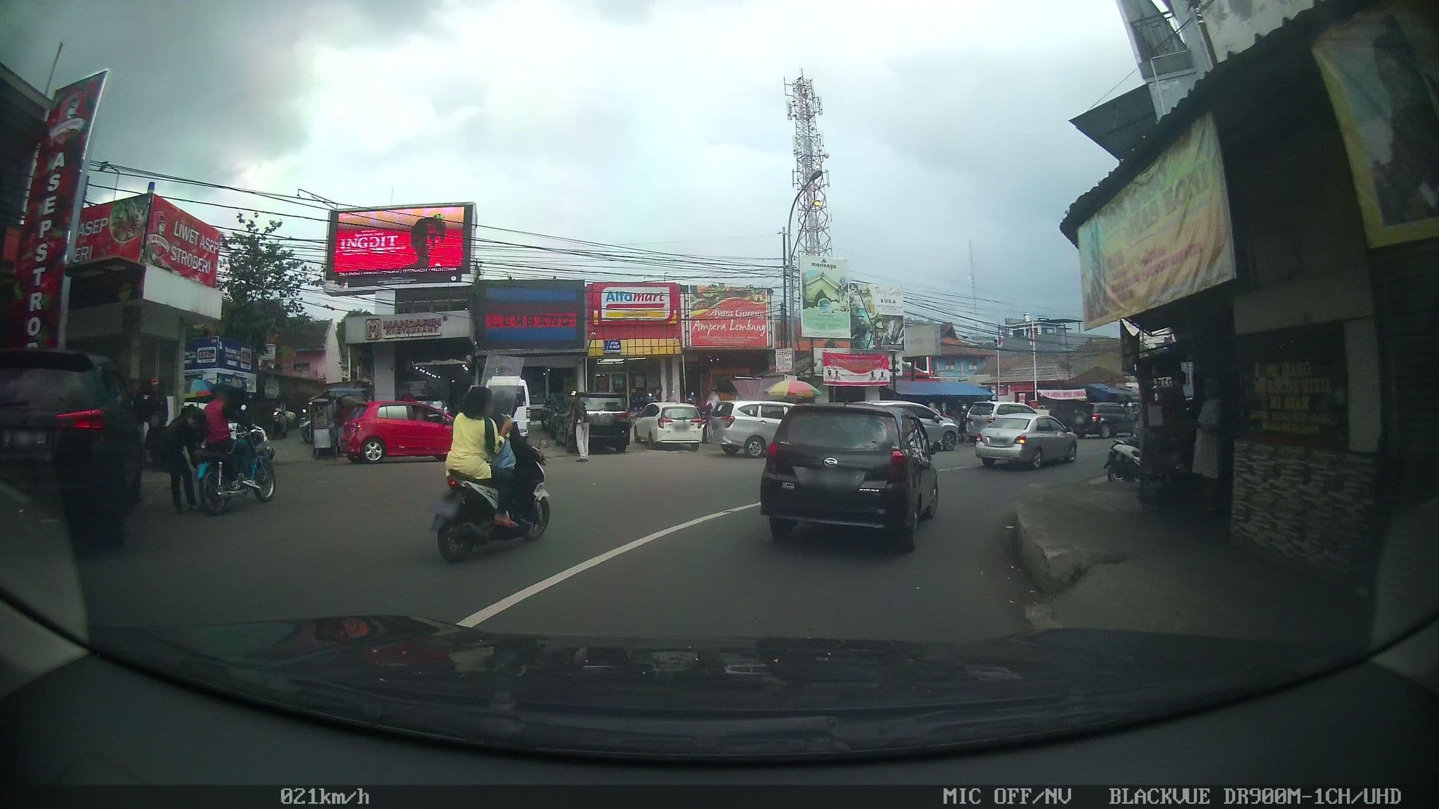 Street view near De Villa 1 Villa Istana Bunga, Lembang — © kaart_2 (CC BY-SA · Mapillary)
