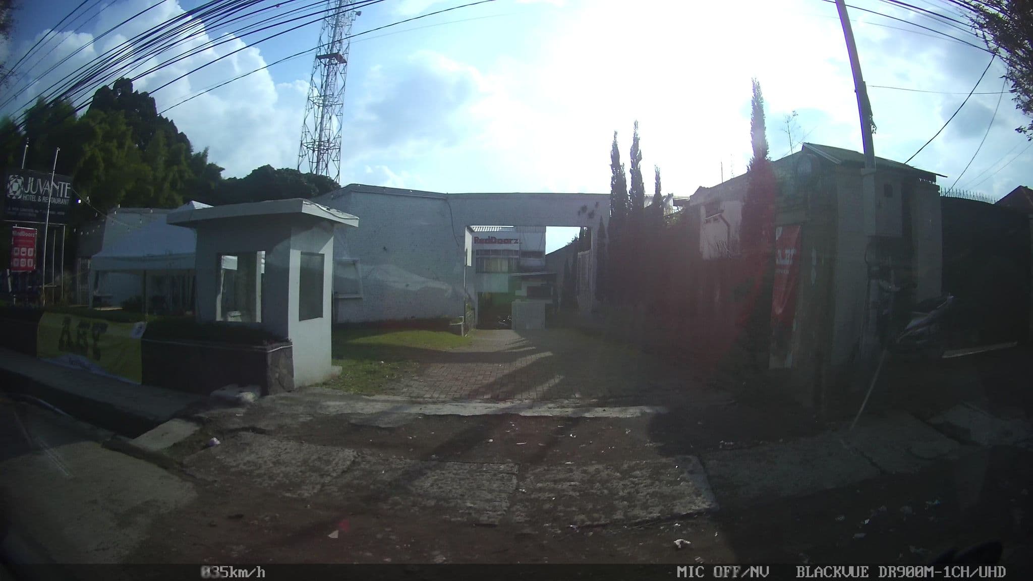 Street view near Hotel BMI (Bumi Makmur Indah), Lembang — © kaart_2 (CC BY-SA · Mapillary)